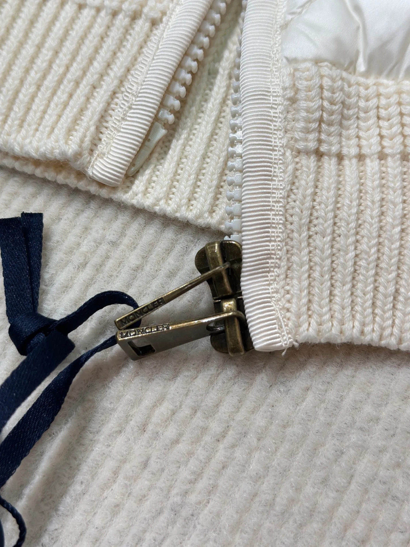 Куртки И Пуховики Женские Moncler 18106079