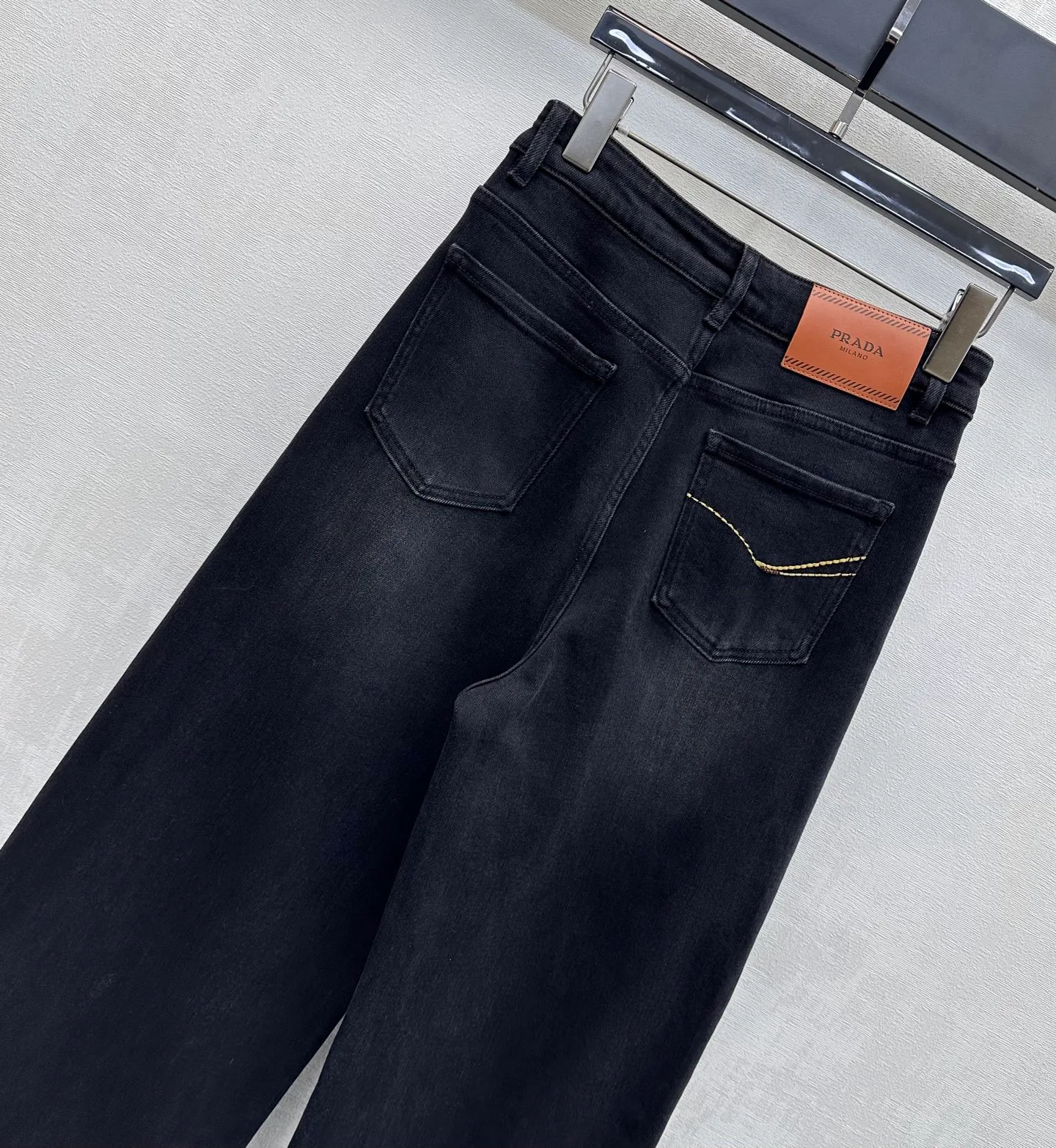 Джинсы Женские Prada 11220948