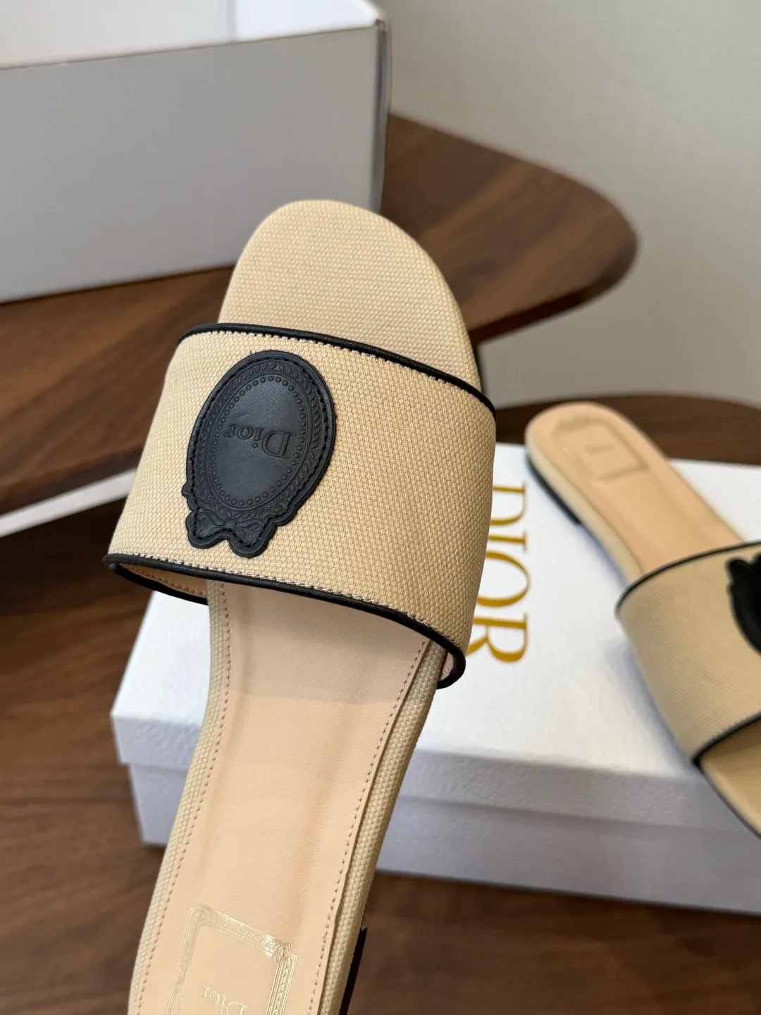 Шлепанцы Женские Christian Dior 17580788