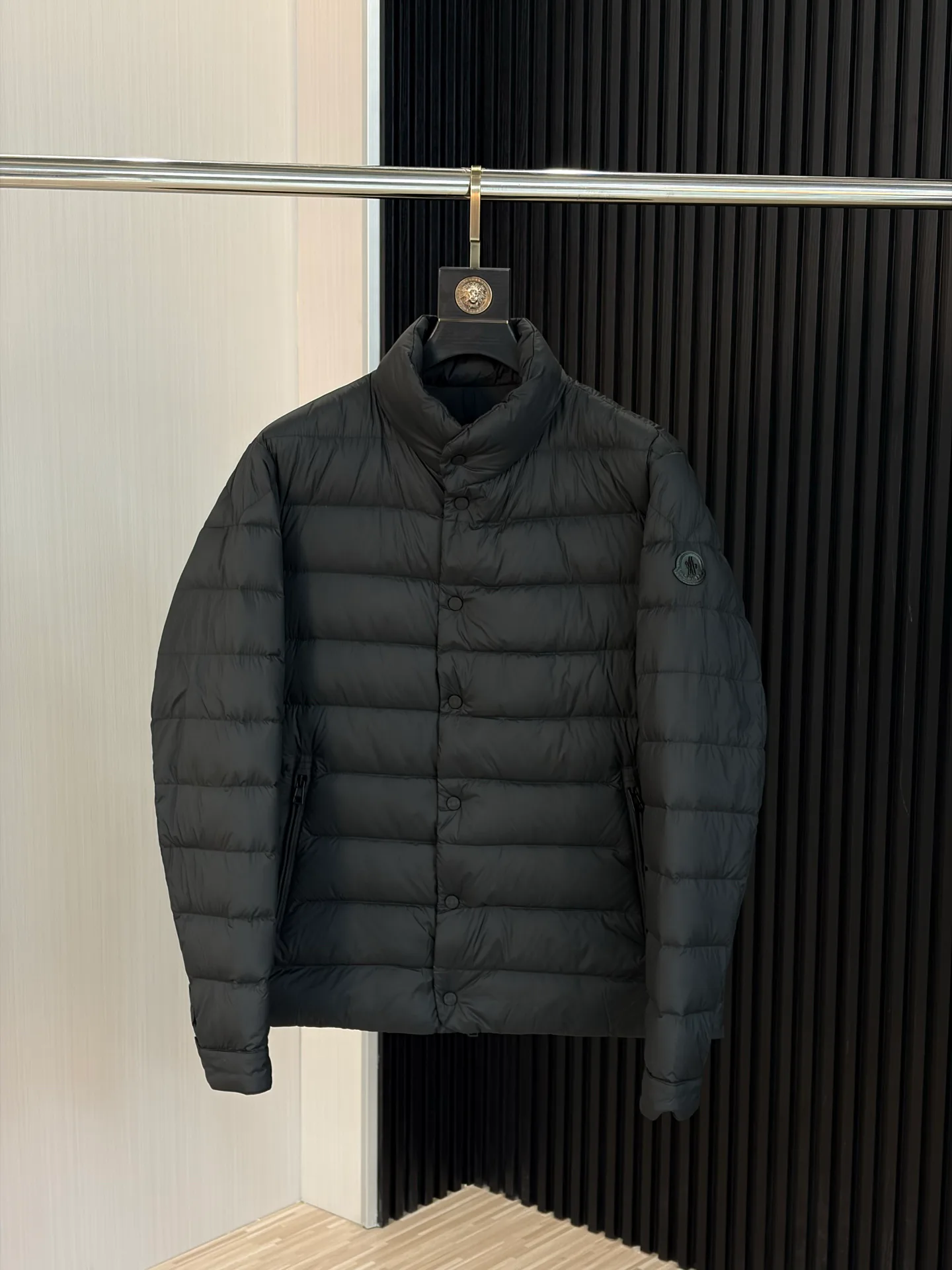 Куртки И Пуховики Мужские Moncler 18218454