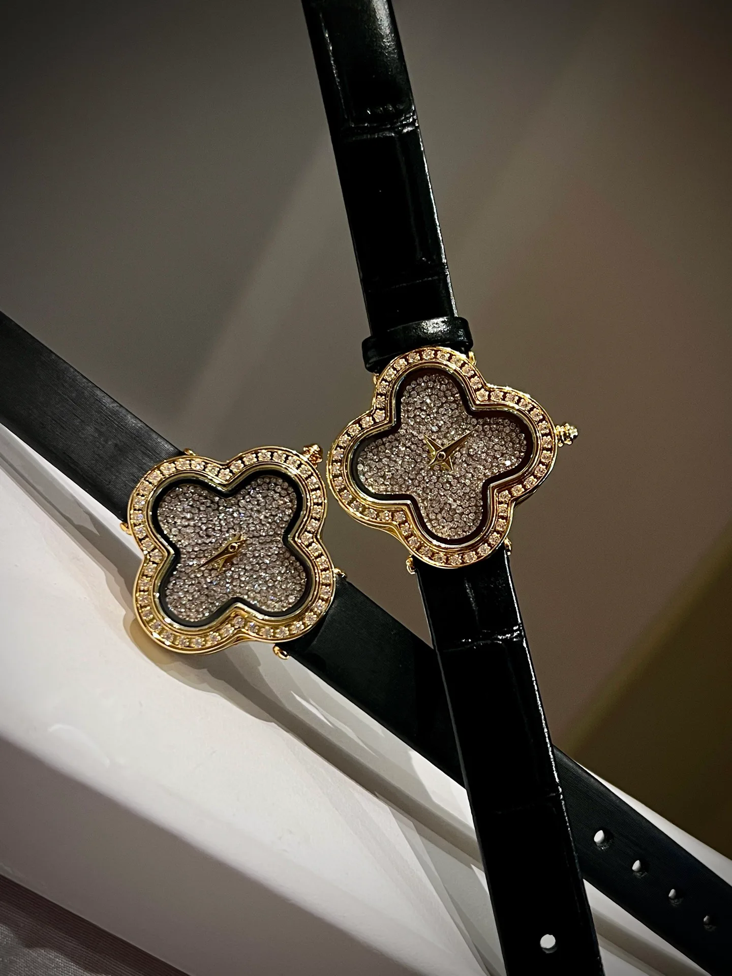 Часы Женские Van Cleef & Arpels 17800705