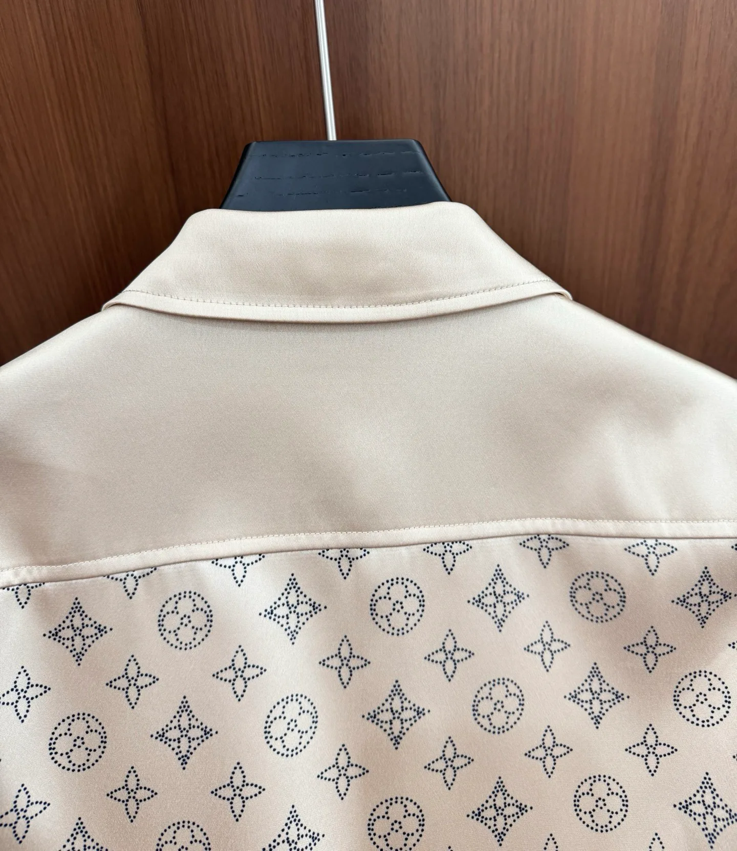 Куртки И Пуховики Женские Louis Vuitton 18478302