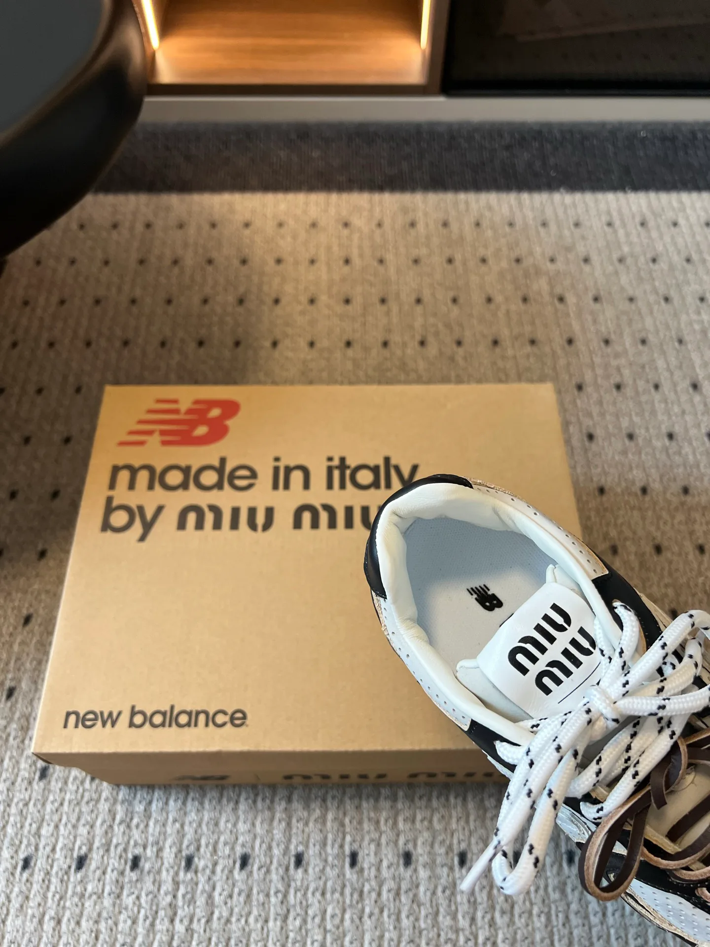 Кроссовки Женские Miu Miu 18139643