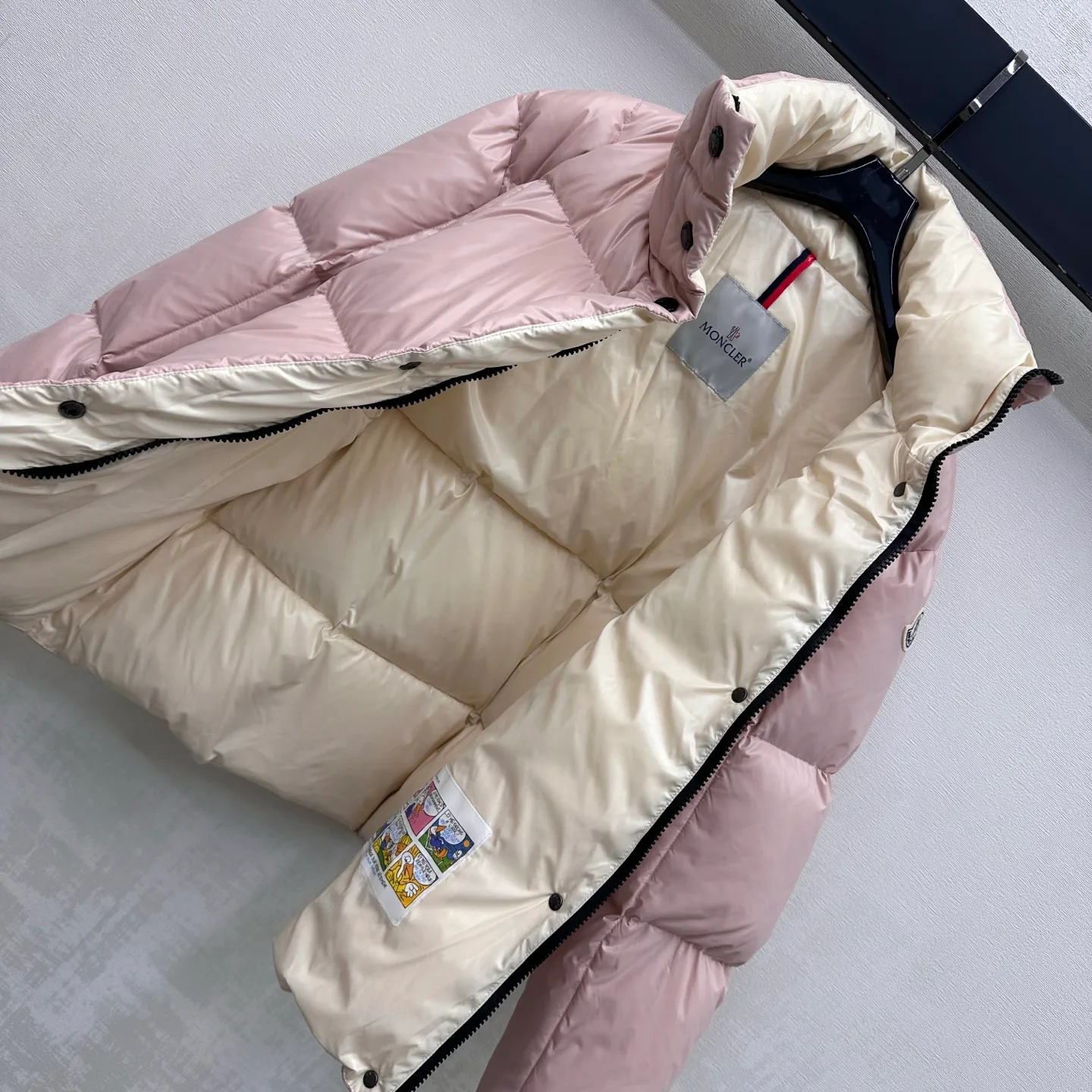 Куртки И Пуховики Женские Moncler 19057933