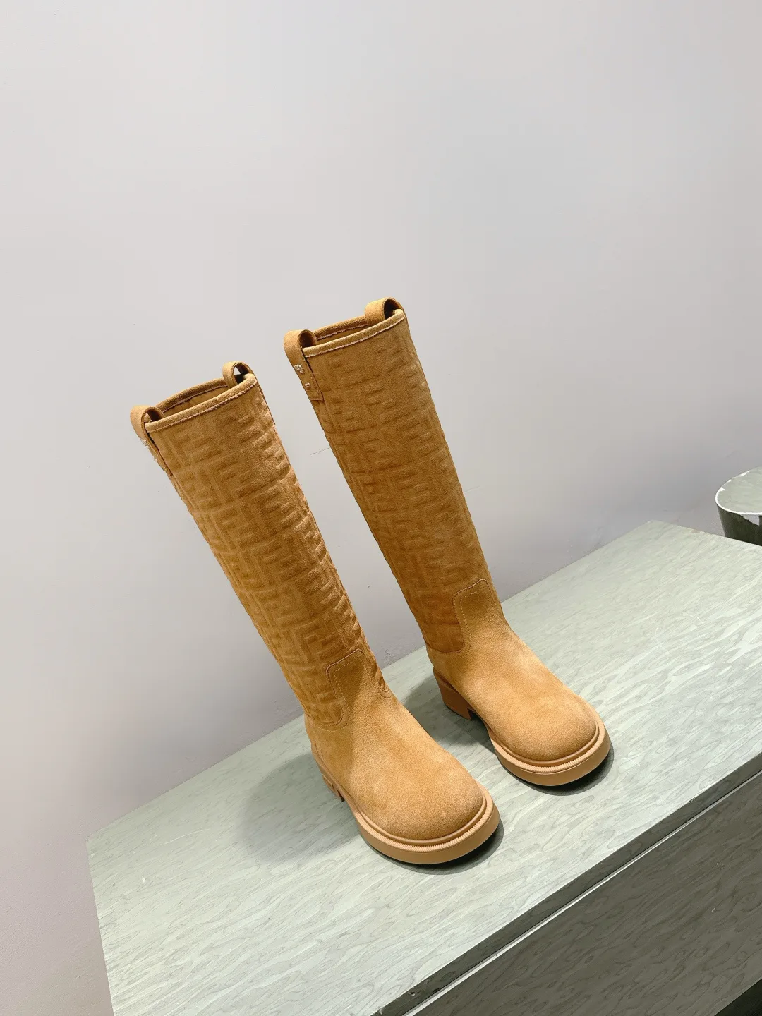 Сапоги Женские Fendi 18153040