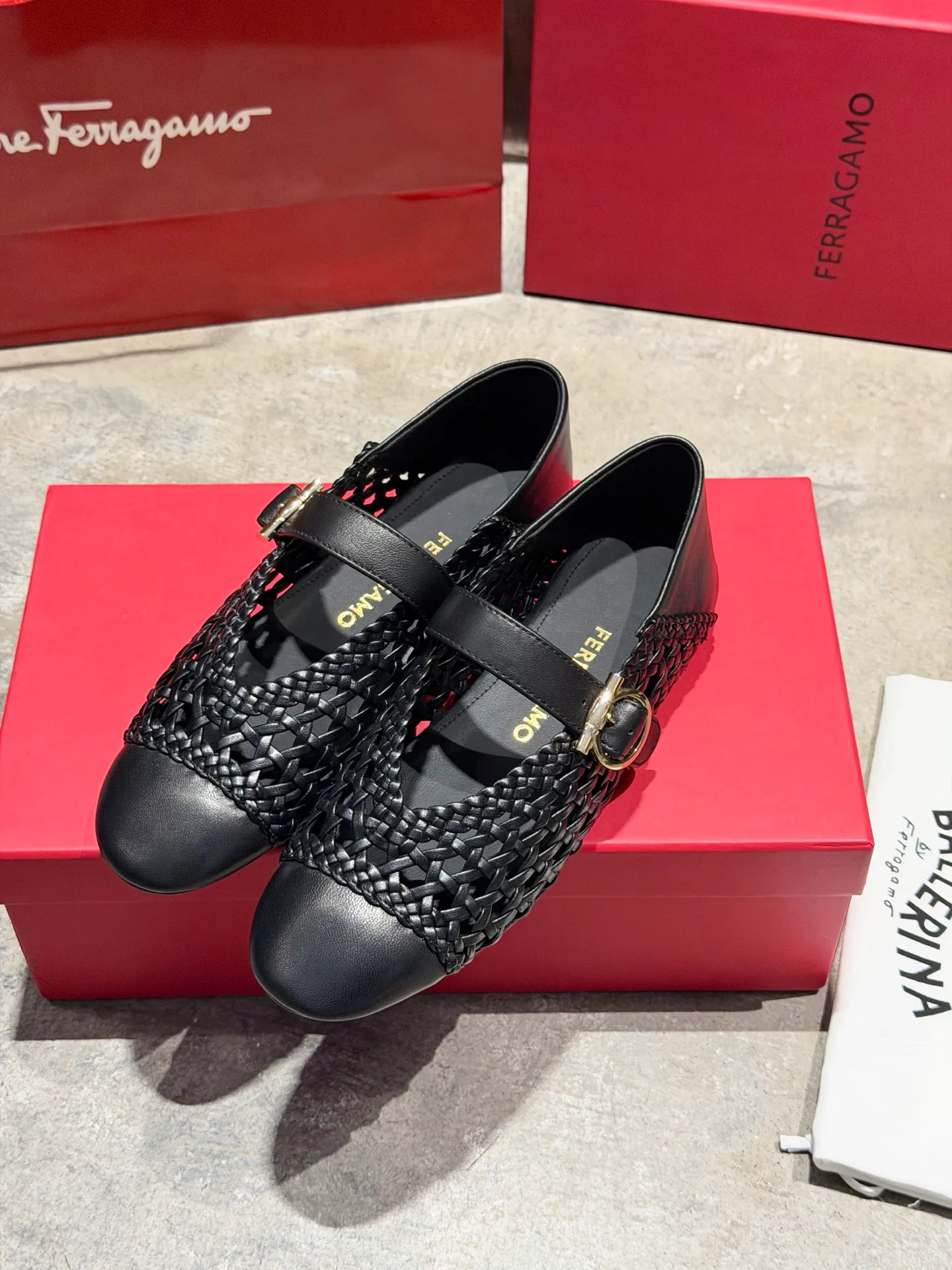 Балетки Женские Salvatore Ferragamo 17642560