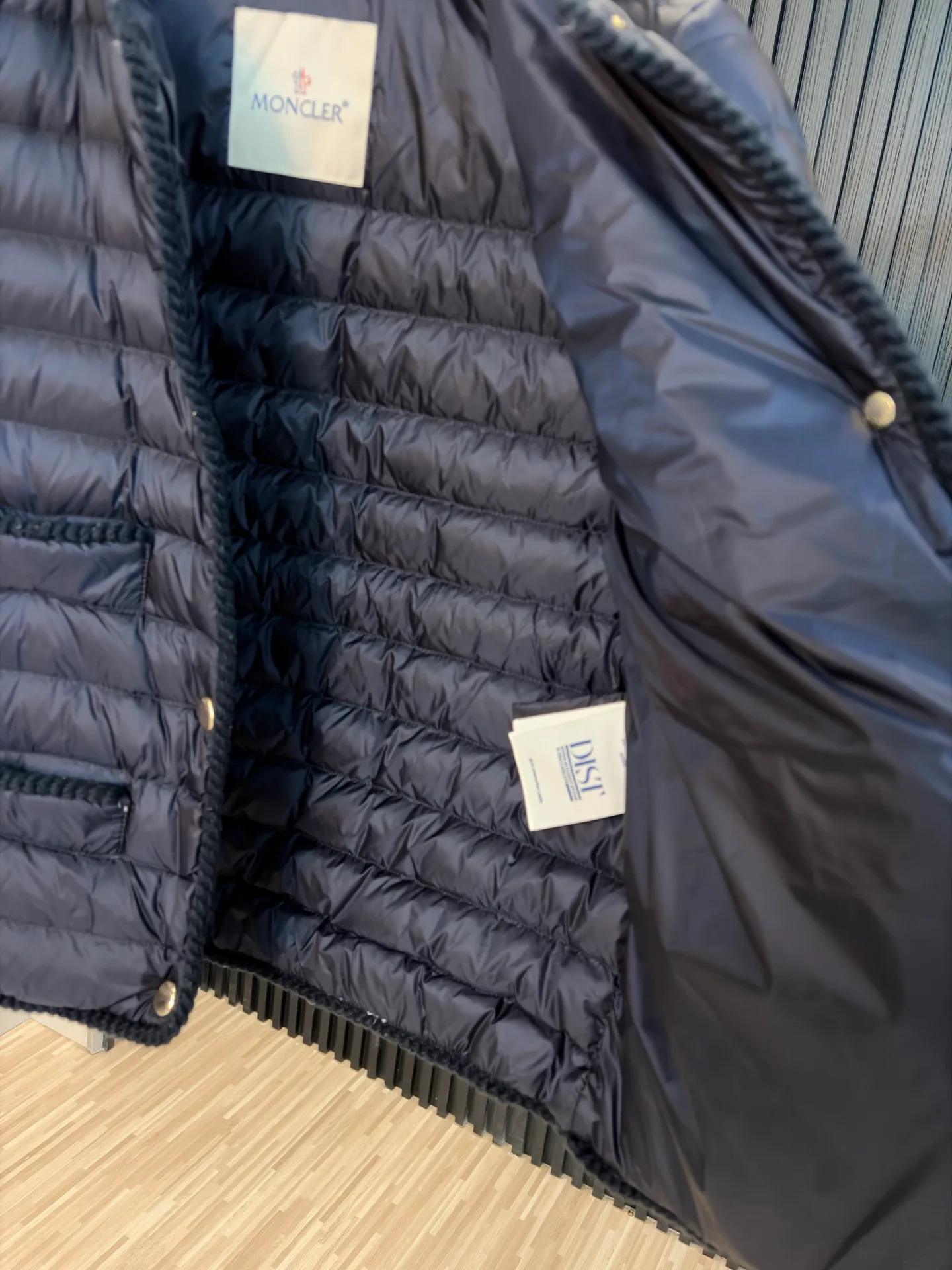 Куртки И Пуховики Женские Moncler 18673354