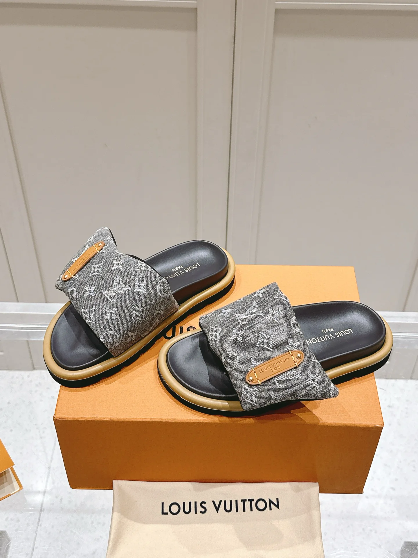 Шлепанцы Мужские Louis Vuitton 35760
