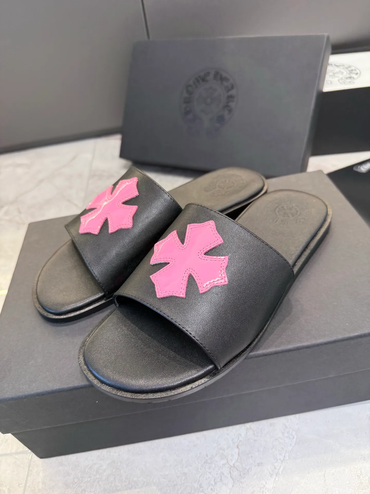 Шлепанцы Женские Chrome Hearts 1225360