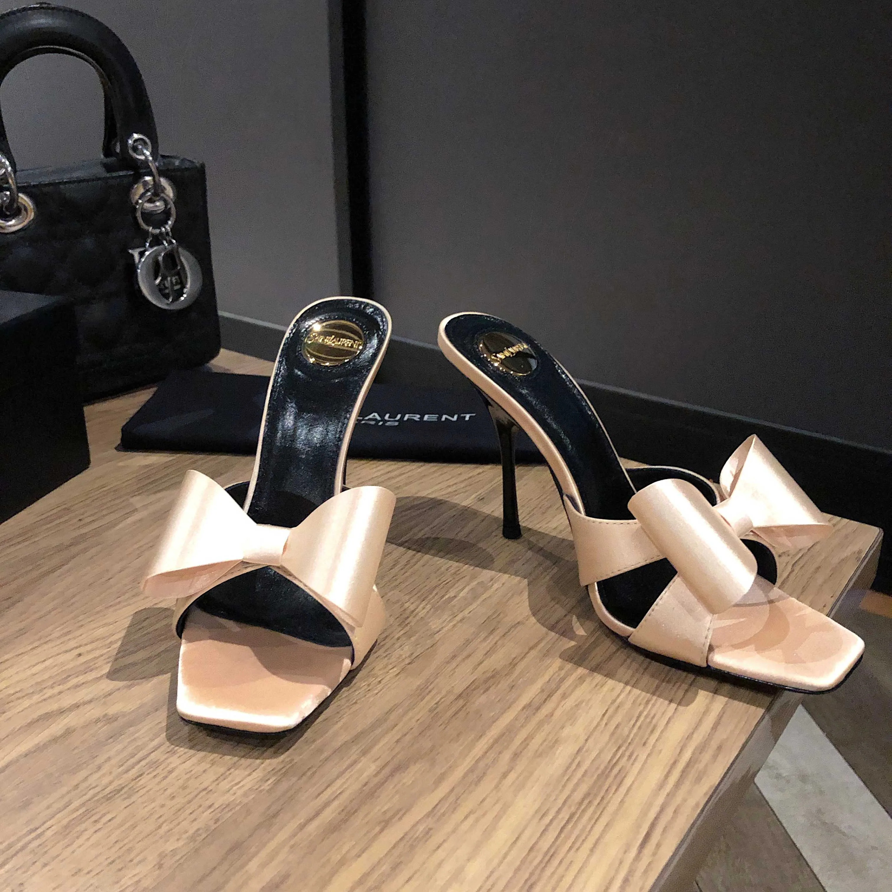 Босоножки Женские Saint Laurent 11220488