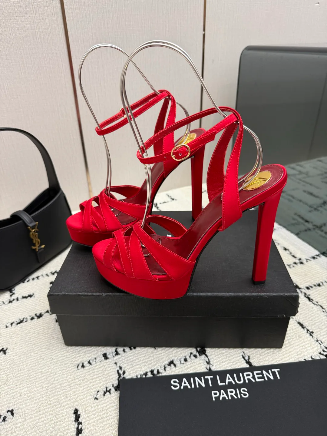 Босоножки Женские Saint Laurent 18049030