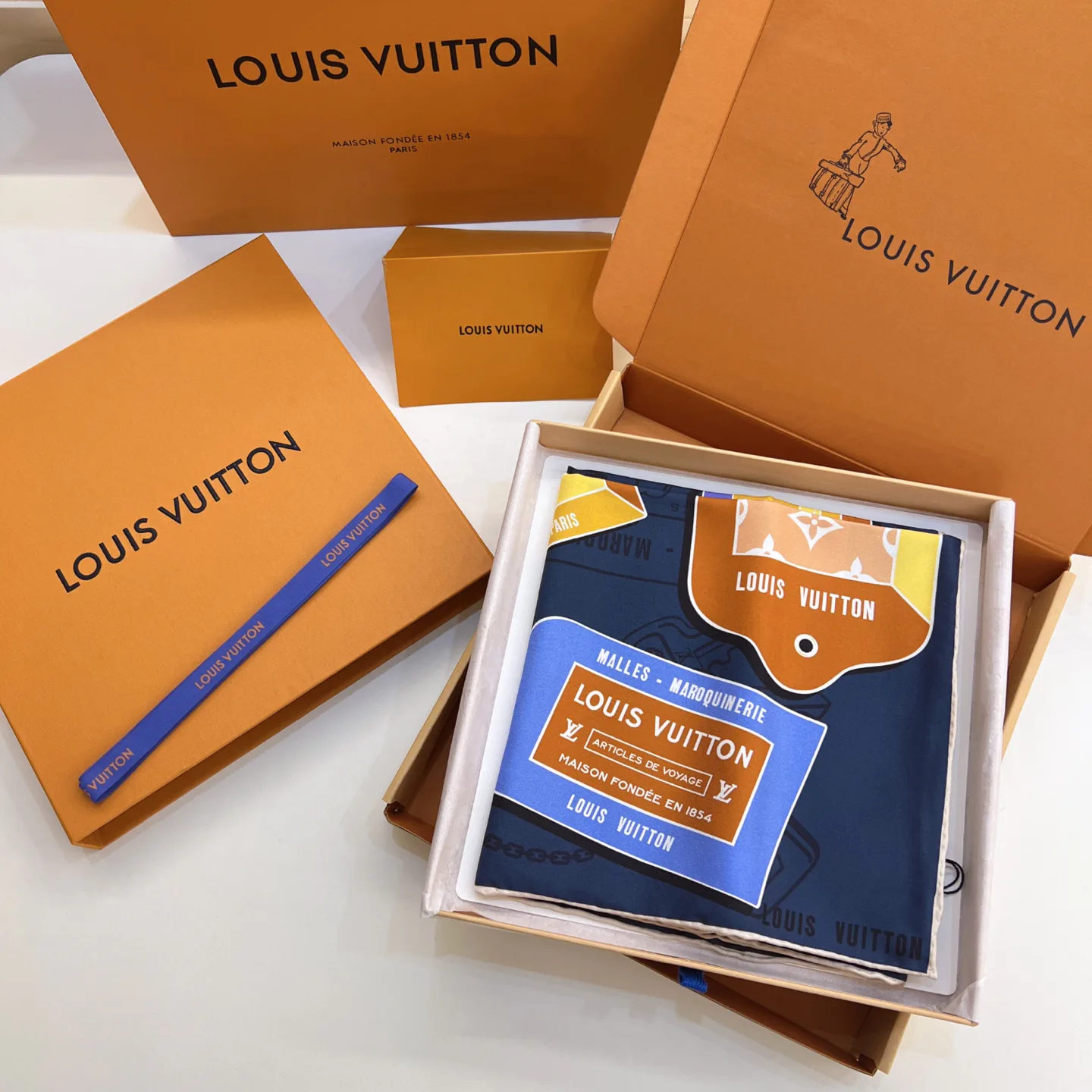 Платки Louis Vuitton 16885836