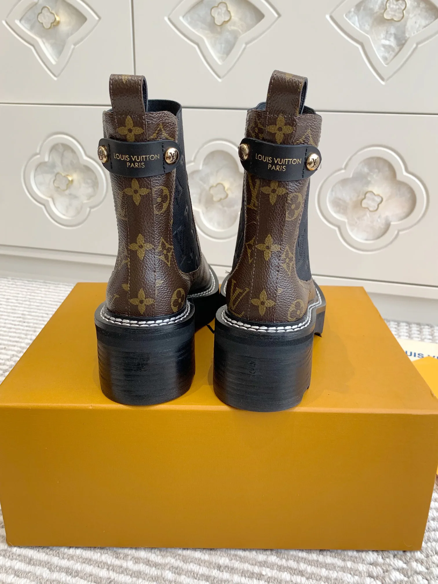 Ботинки Женские Louis Vuitton 1586691