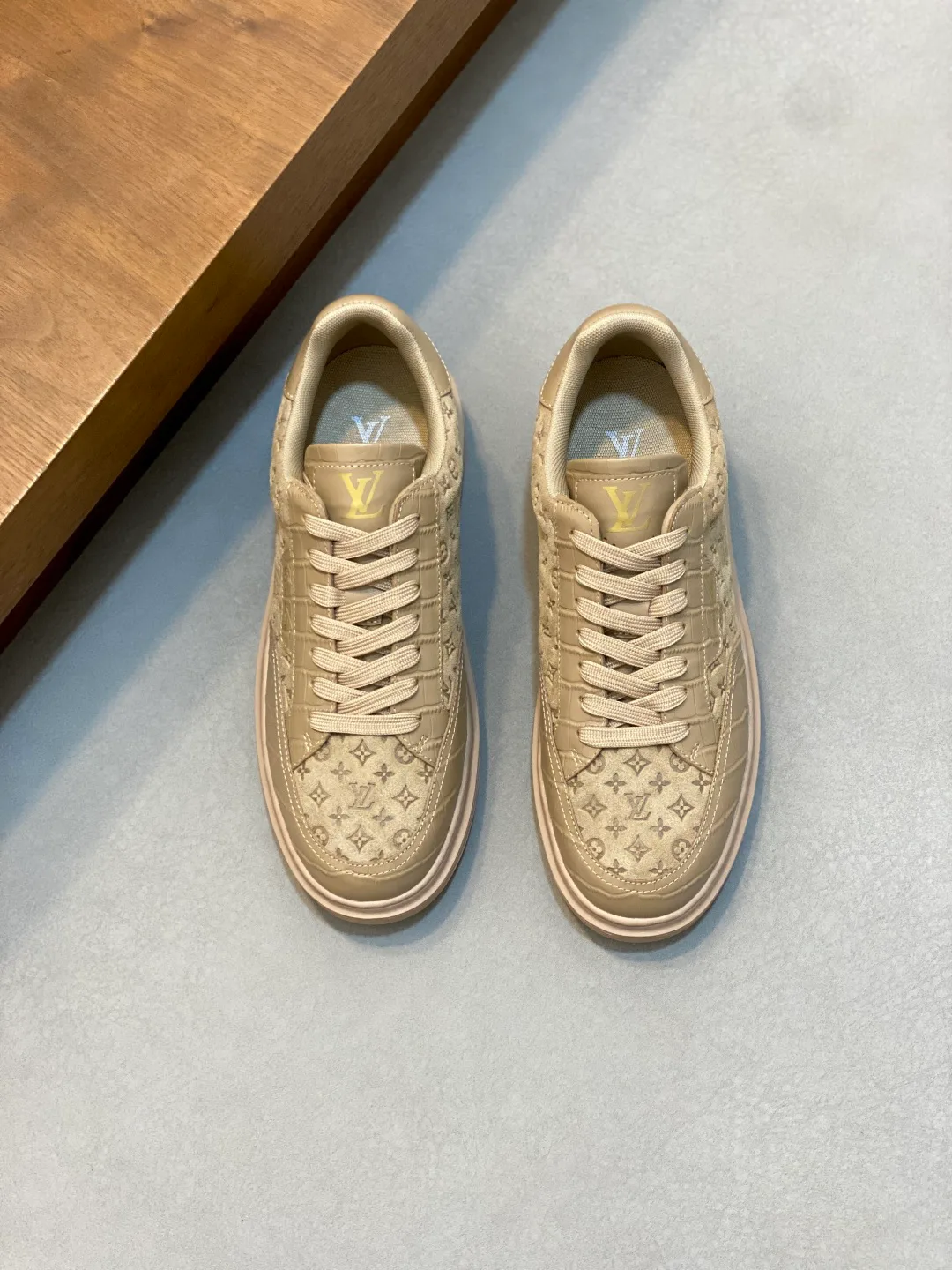Кроссовки Мужские Louis Vuitton 19724288