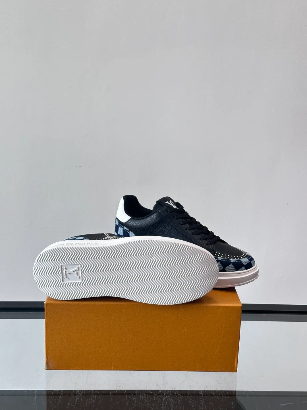 Кроссовки Мужские Louis Vuitton 241874