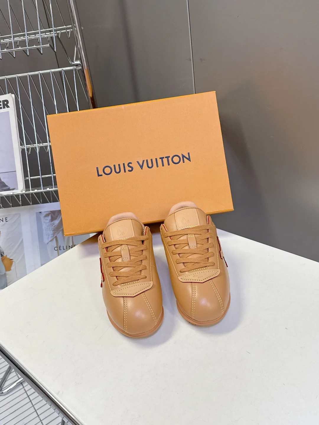 Кроссовки Женские Louis Vuitton 18005435