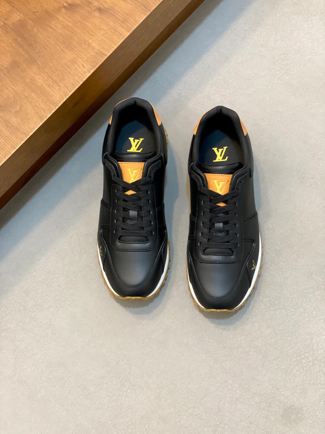 Кроссовки Мужские Louis Vuitton 1570305