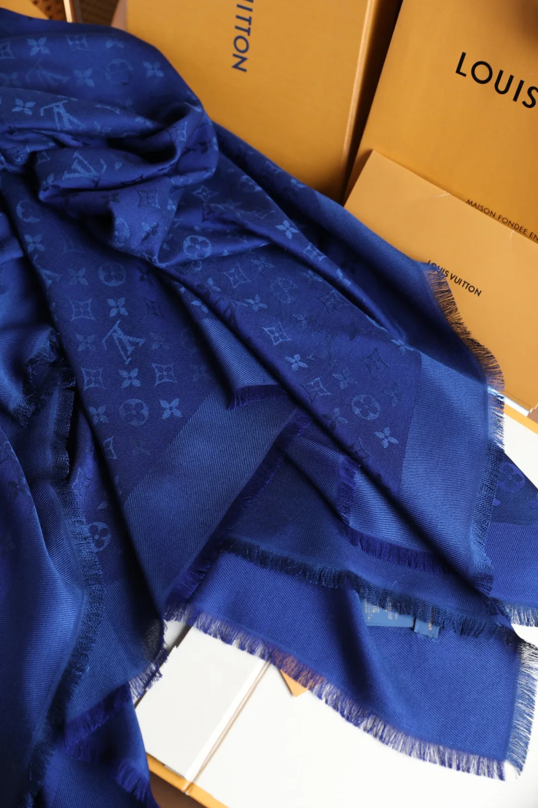 Шарфы Louis Vuitton 1431400