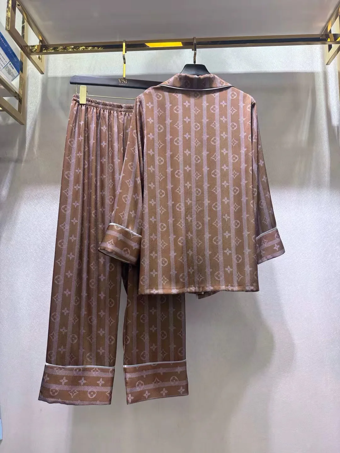 Костюмы Женские Louis Vuitton 2546484