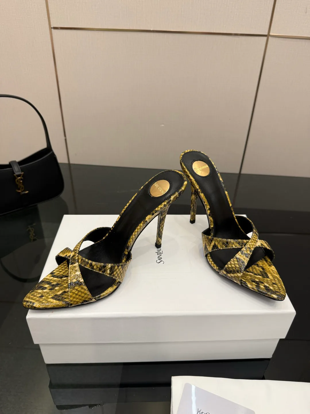 Босоножки Женские Saint Laurent 11409899