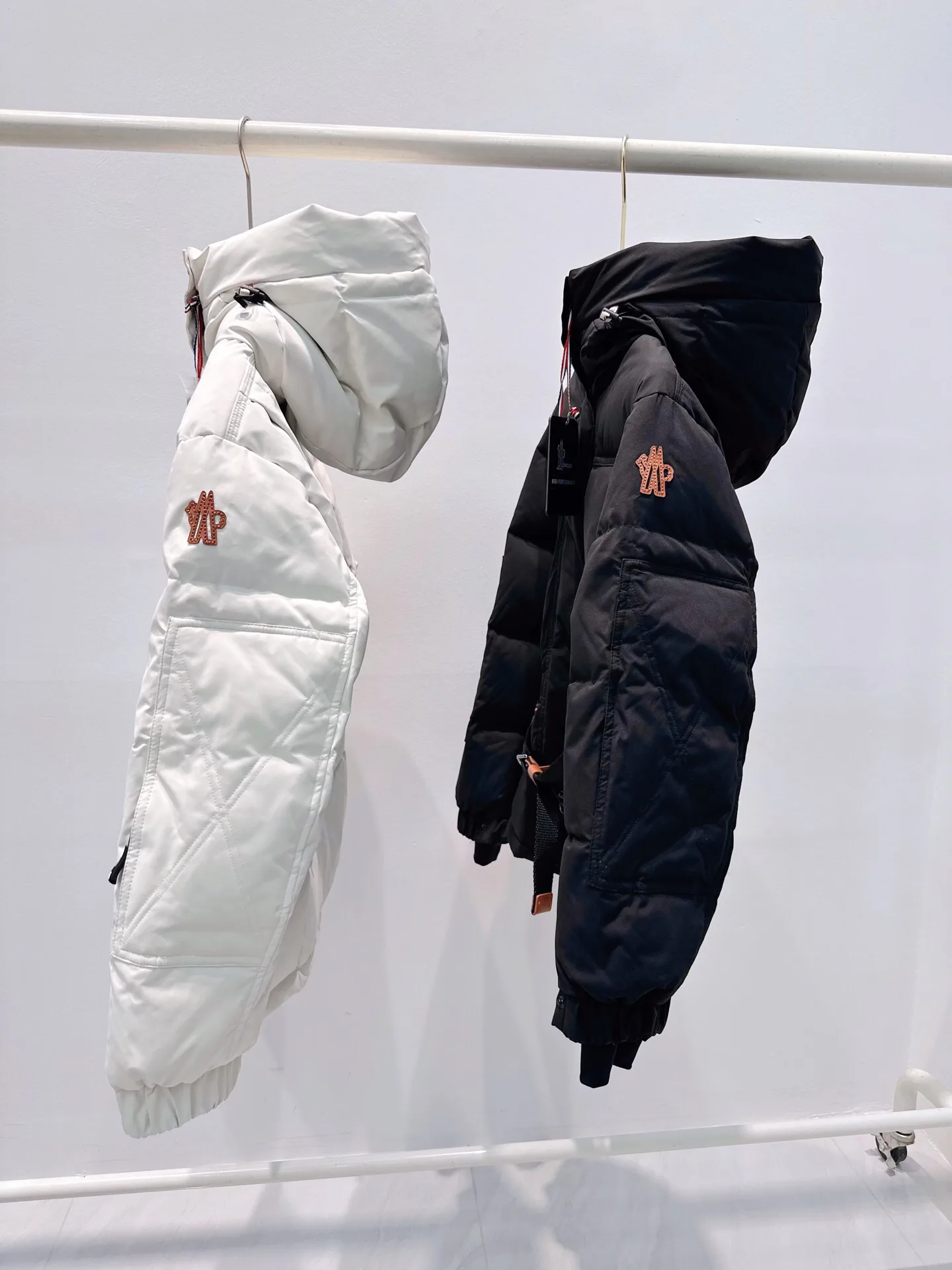 Куртки И Пуховики Женские Moncler 17911177