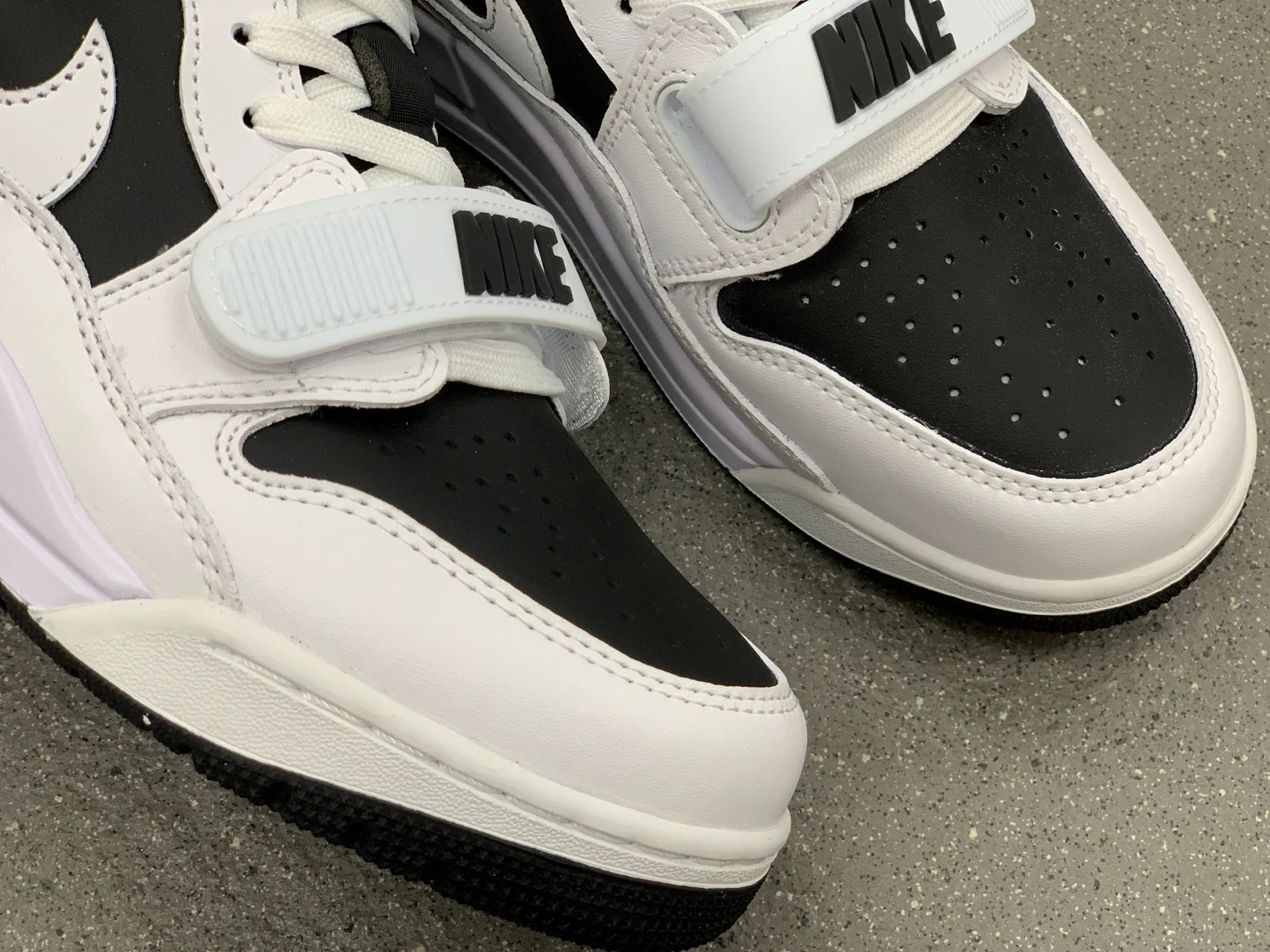 Кроссовки Женские Air Jordan 839905