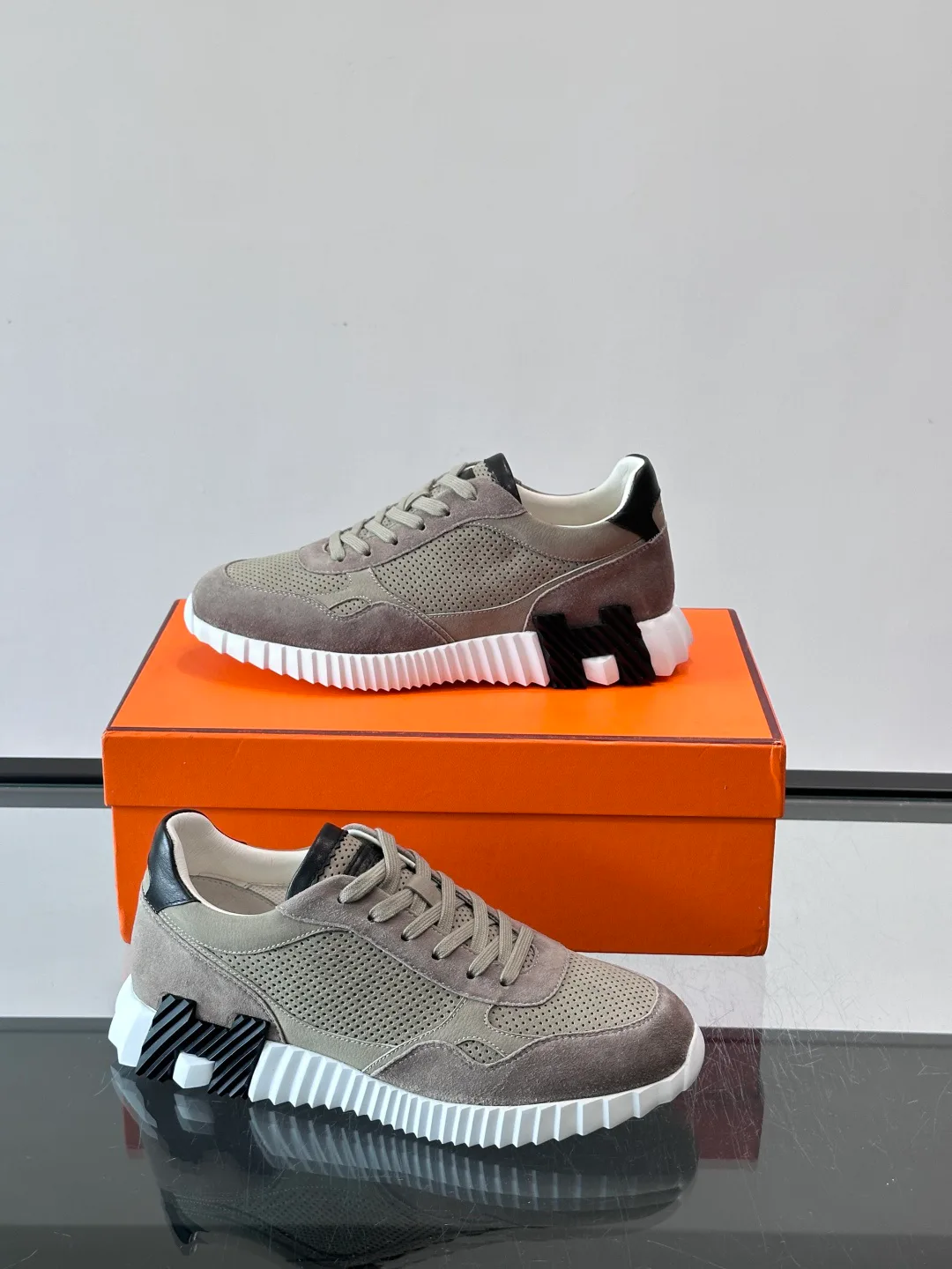 Кроссовки Женские Hermes 17439909