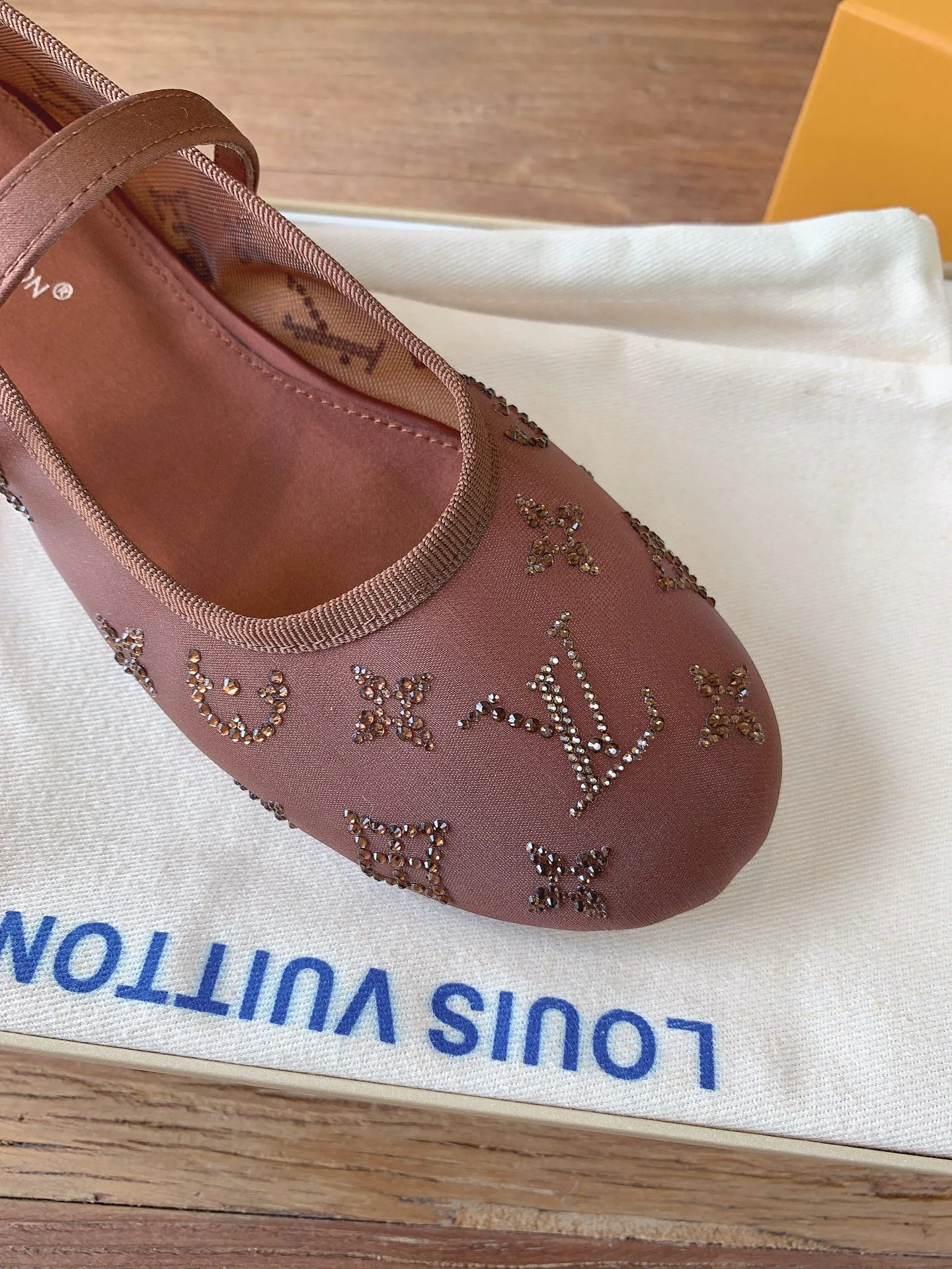 Балетки Женские Louis Vuitton 18365401