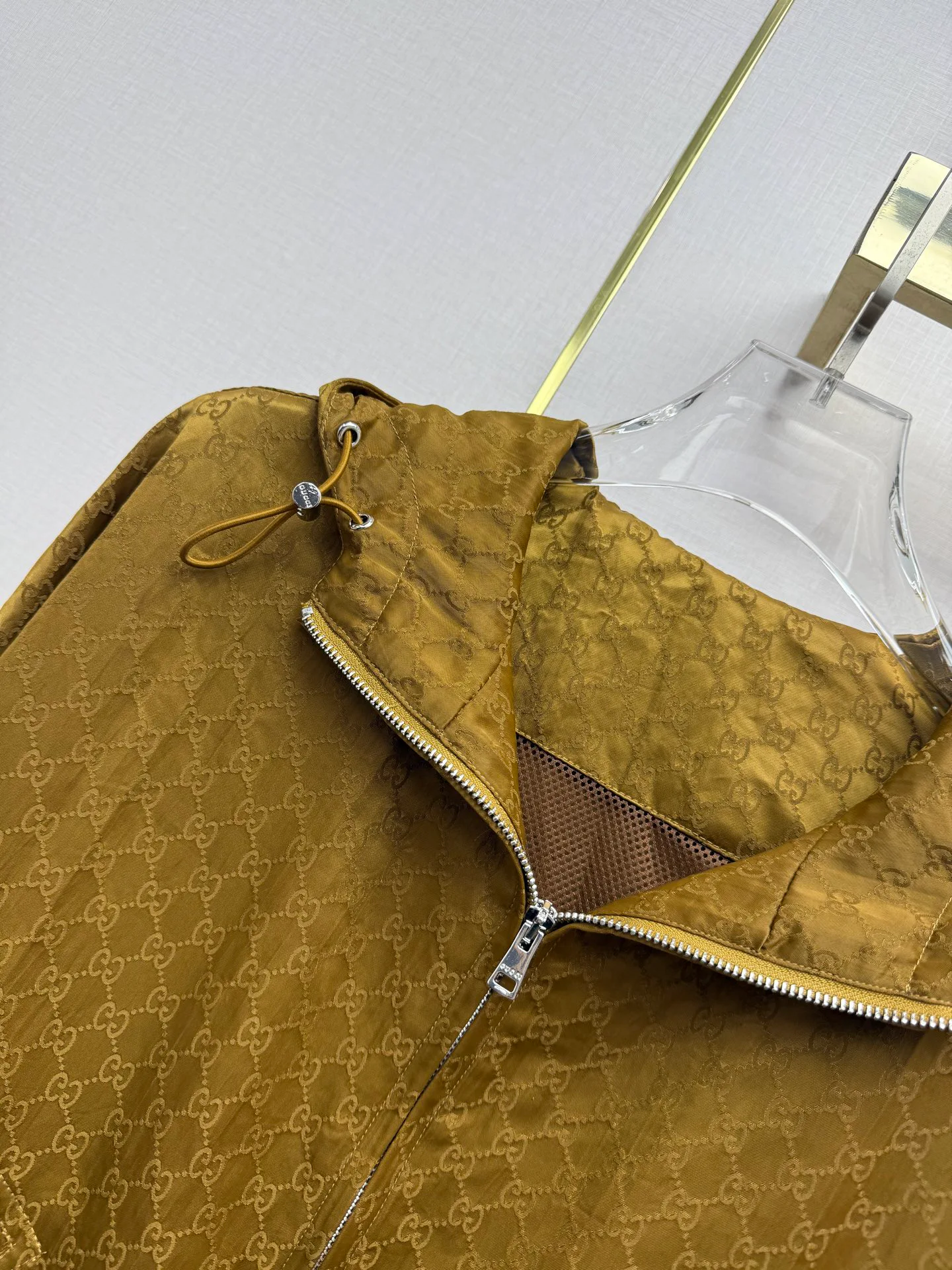 Куртки И Пуховики Женские Gucci 18032402