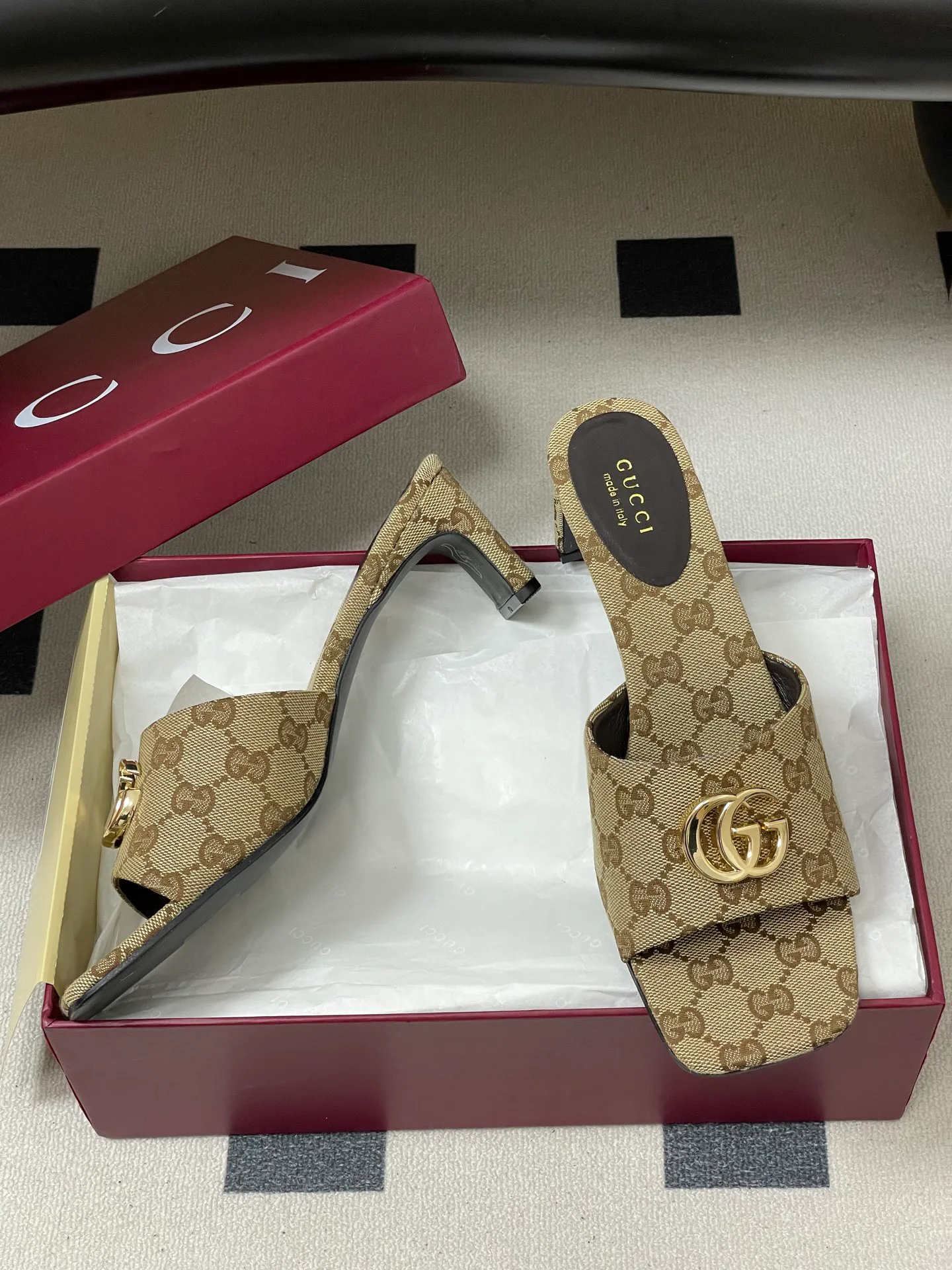 Босоножки Женские Gucci 10395319