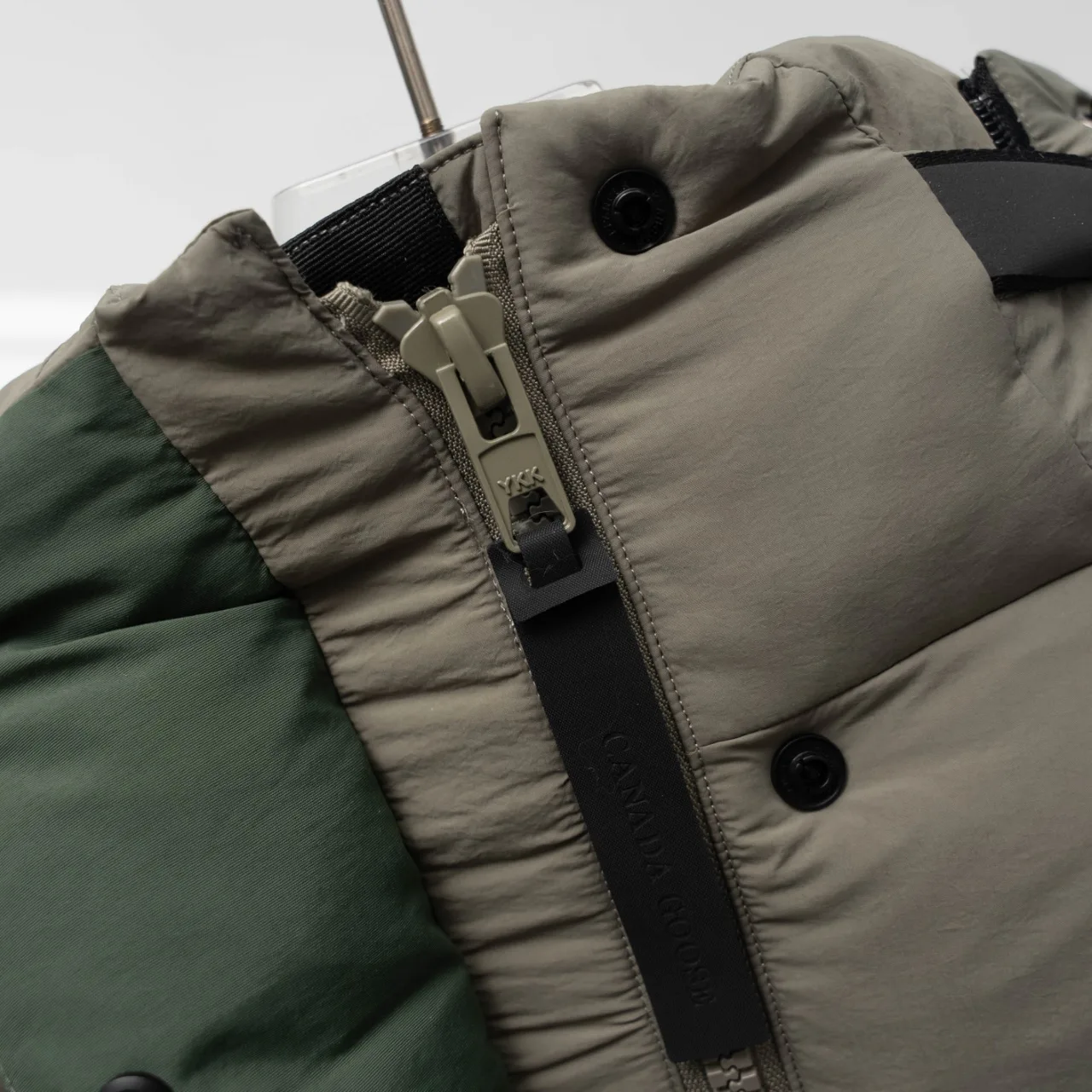 Куртки И Пуховики Женские Canada Goose 1536076