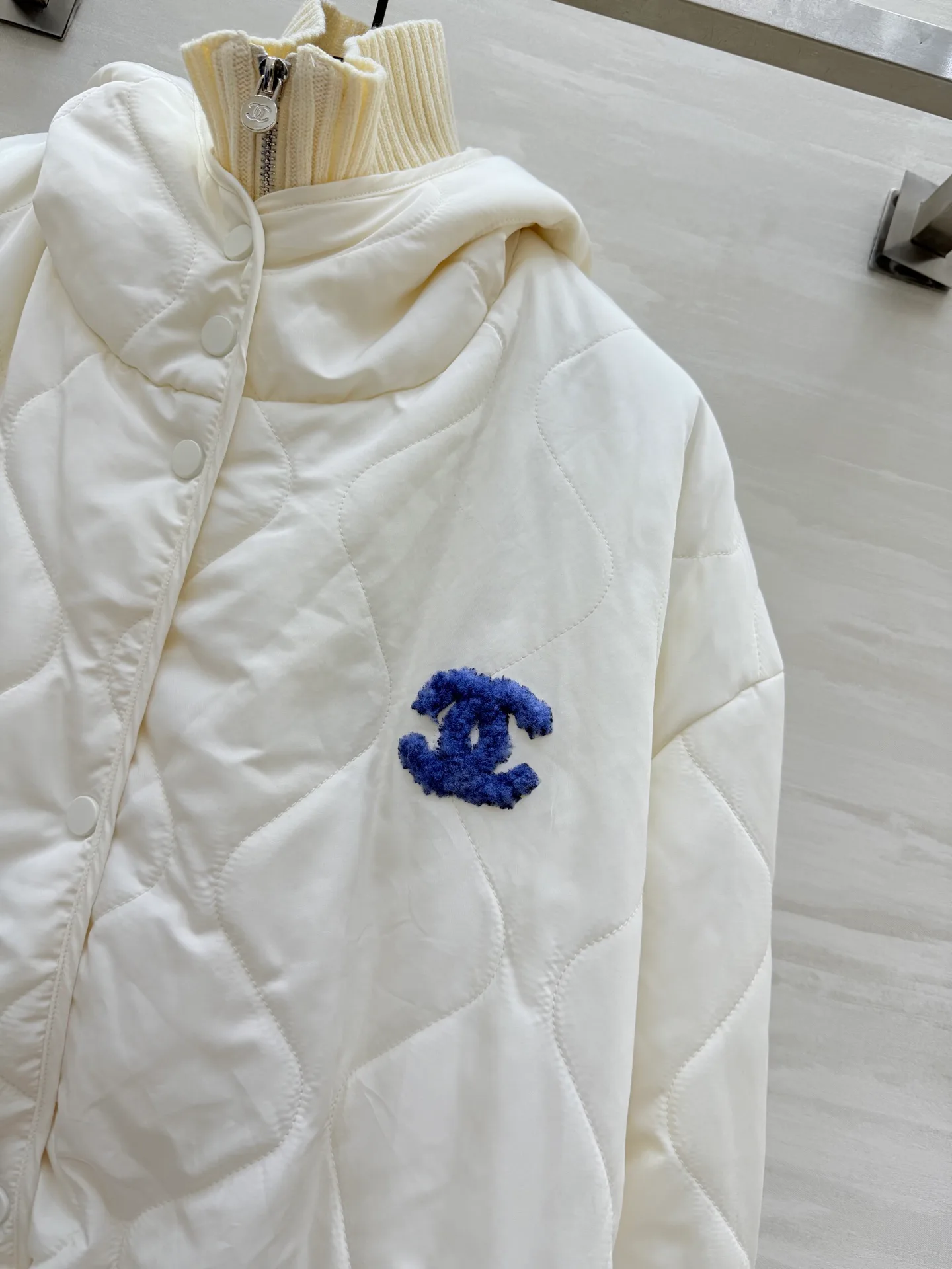 Куртки И Пуховики Женские Chanel 600333