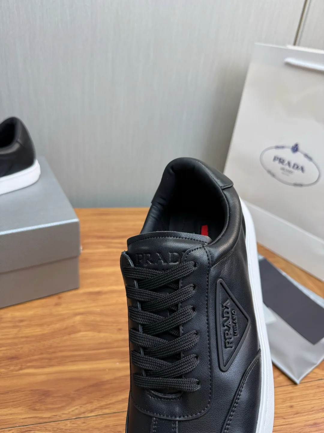 Кроссовки Мужские Prada 18263659