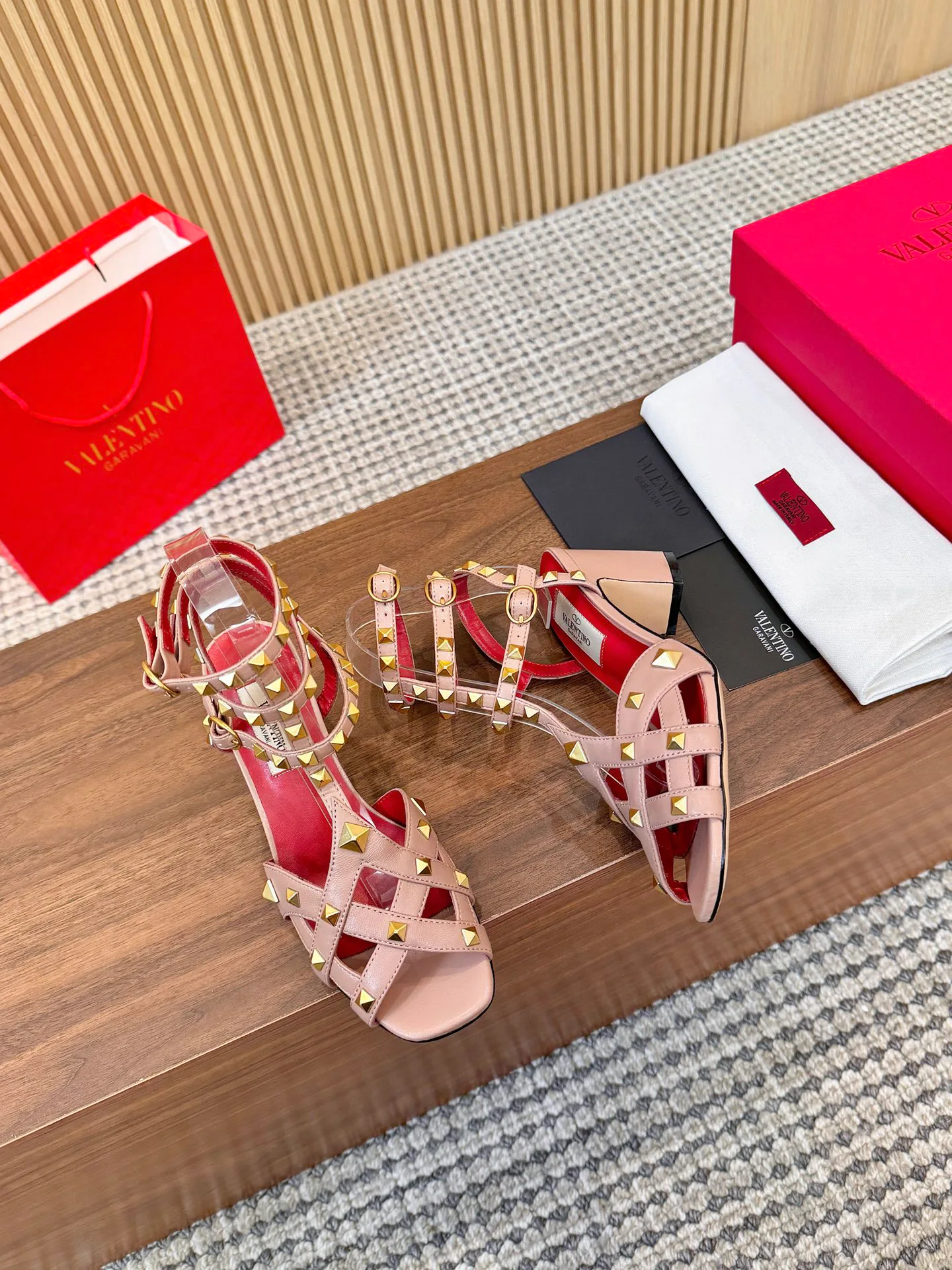 Босоножки Женские Valentino 12156395