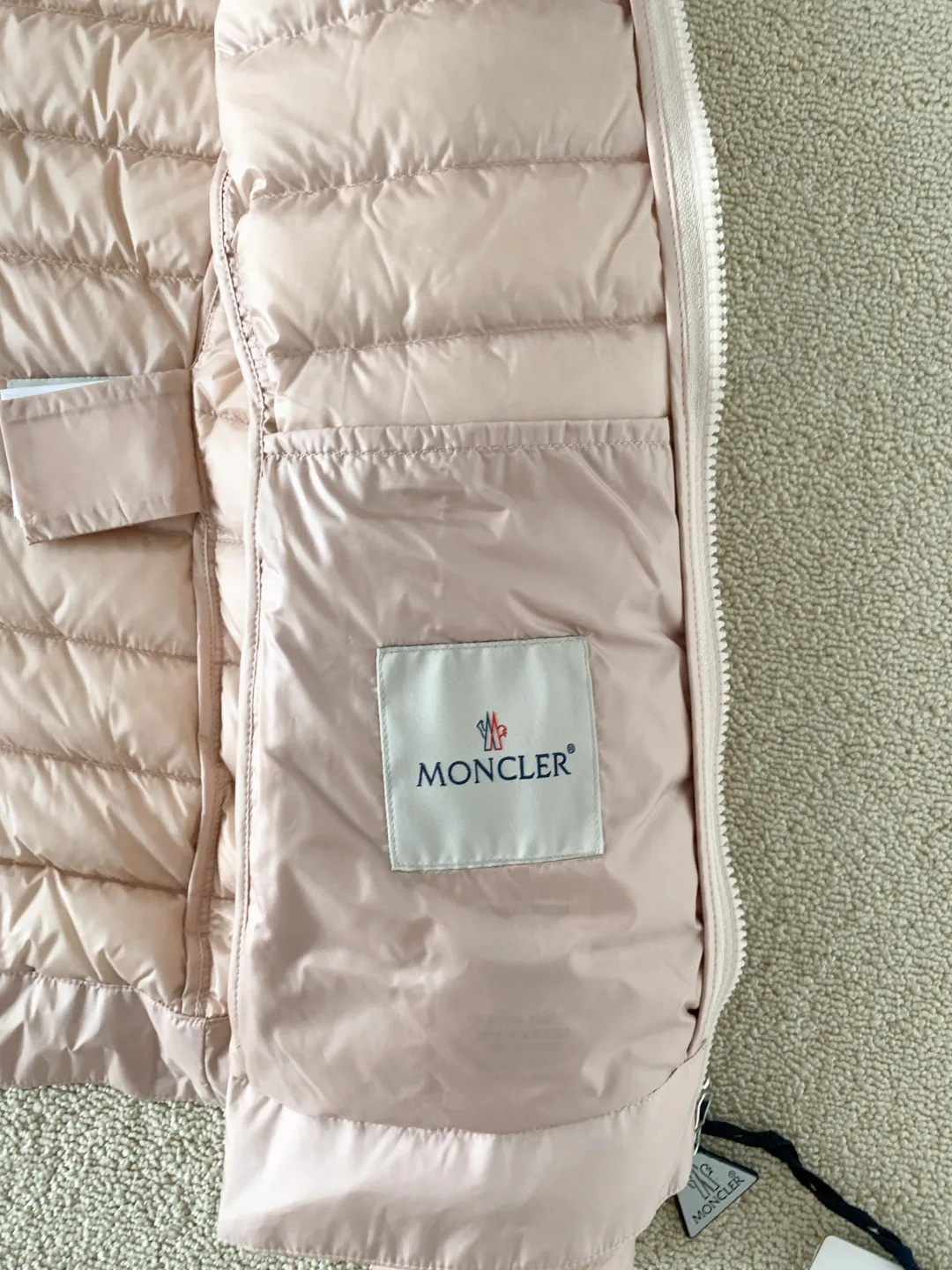 Куртки И Пуховики Женские Moncler 18922979
