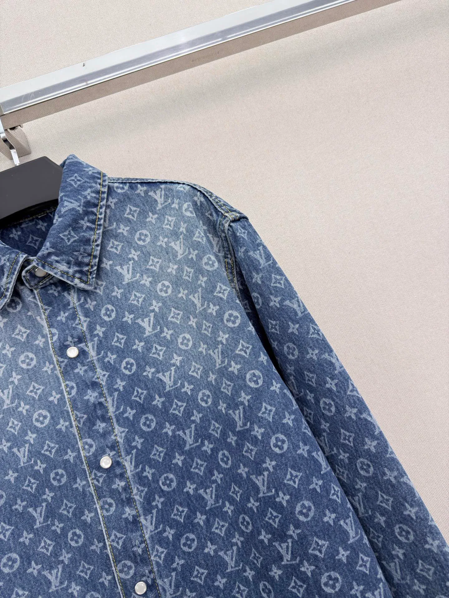 Рубашки Женские Louis Vuitton 18877915