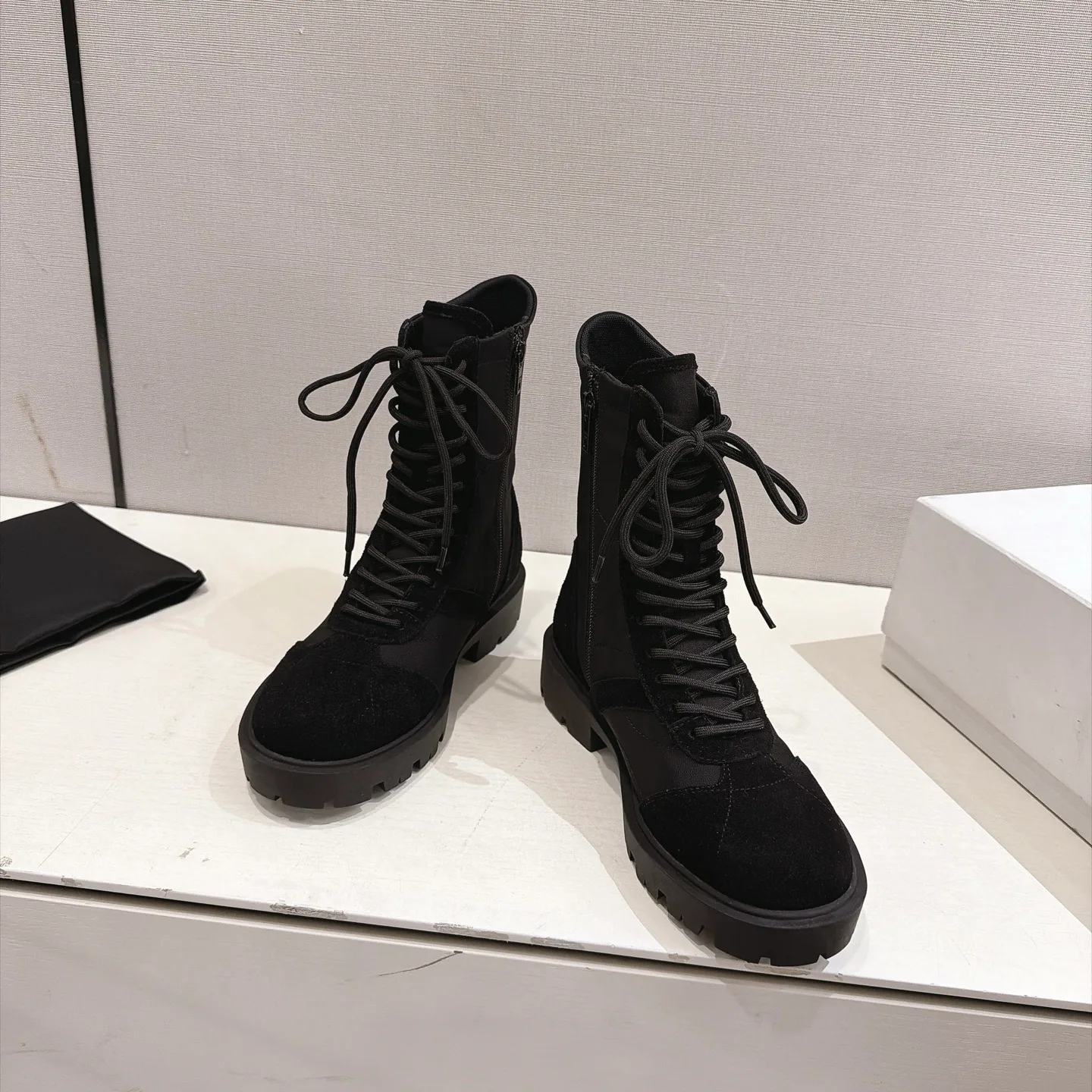 Ботинки Женские Celine 18354609