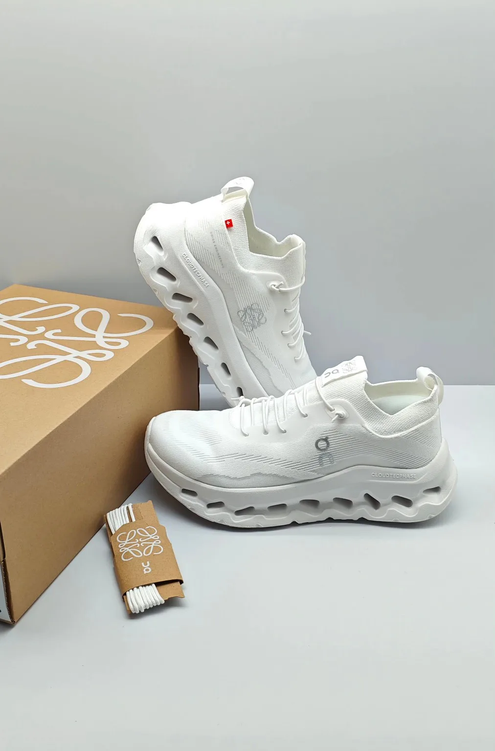 Кроссовки Женские Loewe 13193969