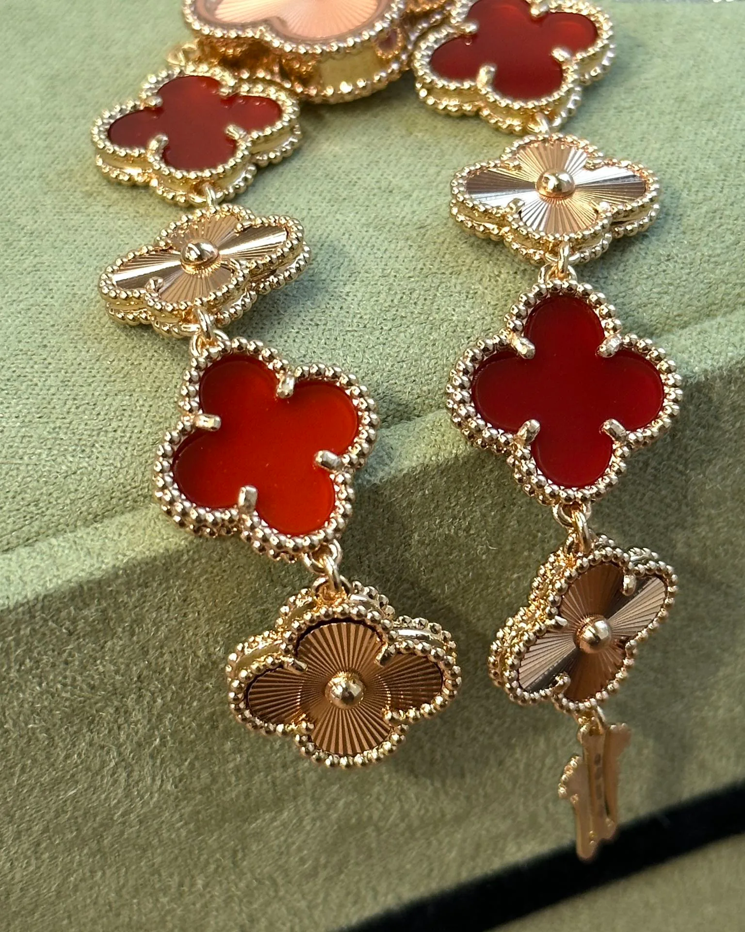 Бижутерия Van Cleef & Arpels 1039