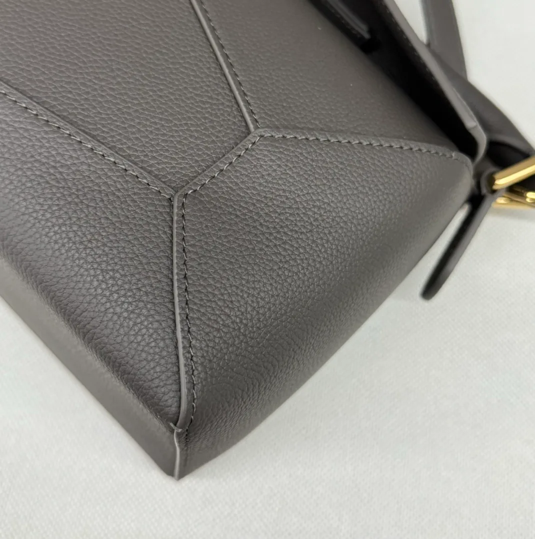 Классические Сумки Женские Loewe 11699868