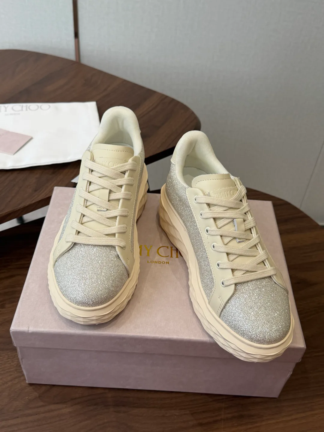 Кроссовки Женские Jimmy Choo 17923008