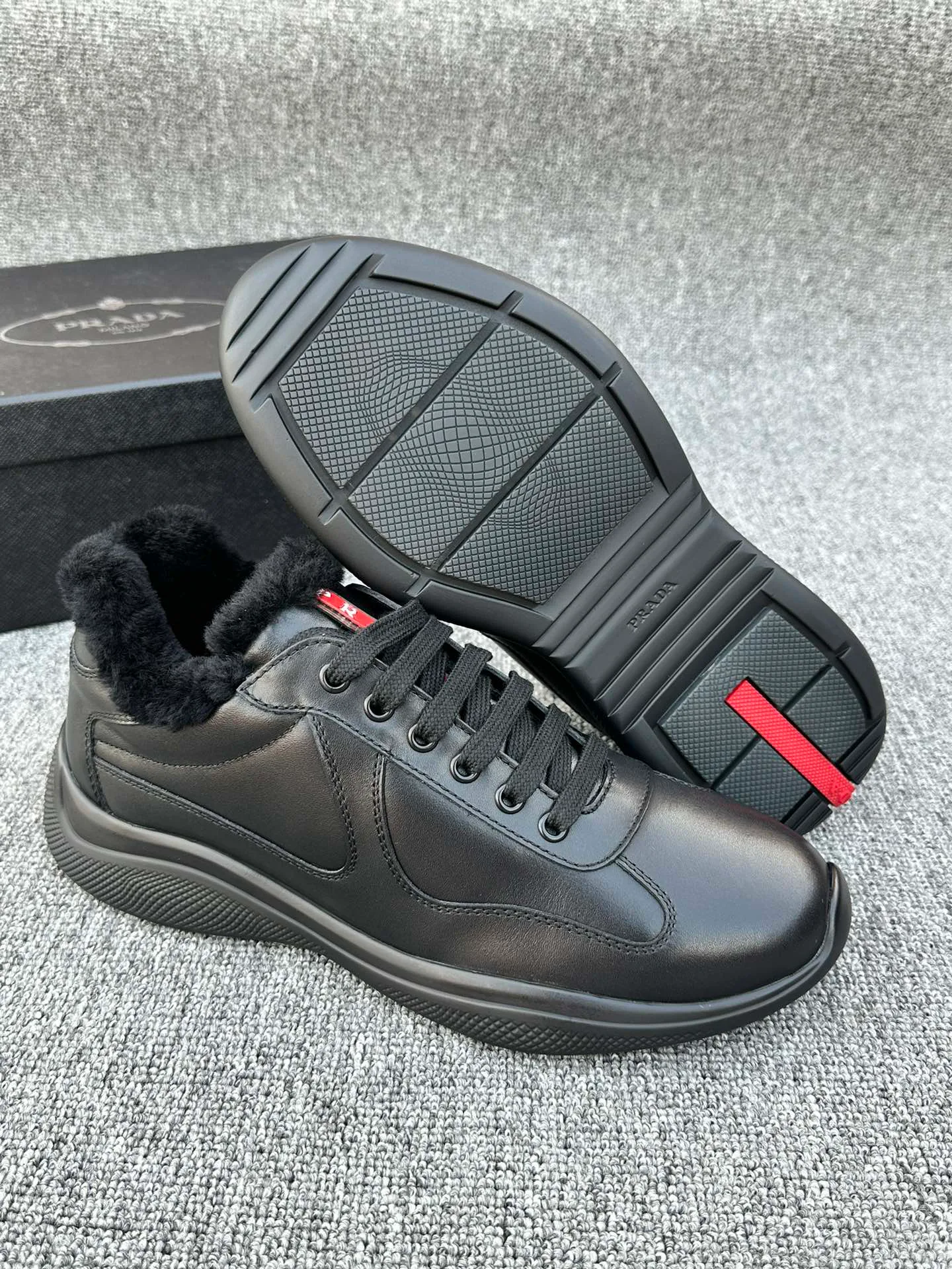 Кроссовки Мужские Prada 17219252