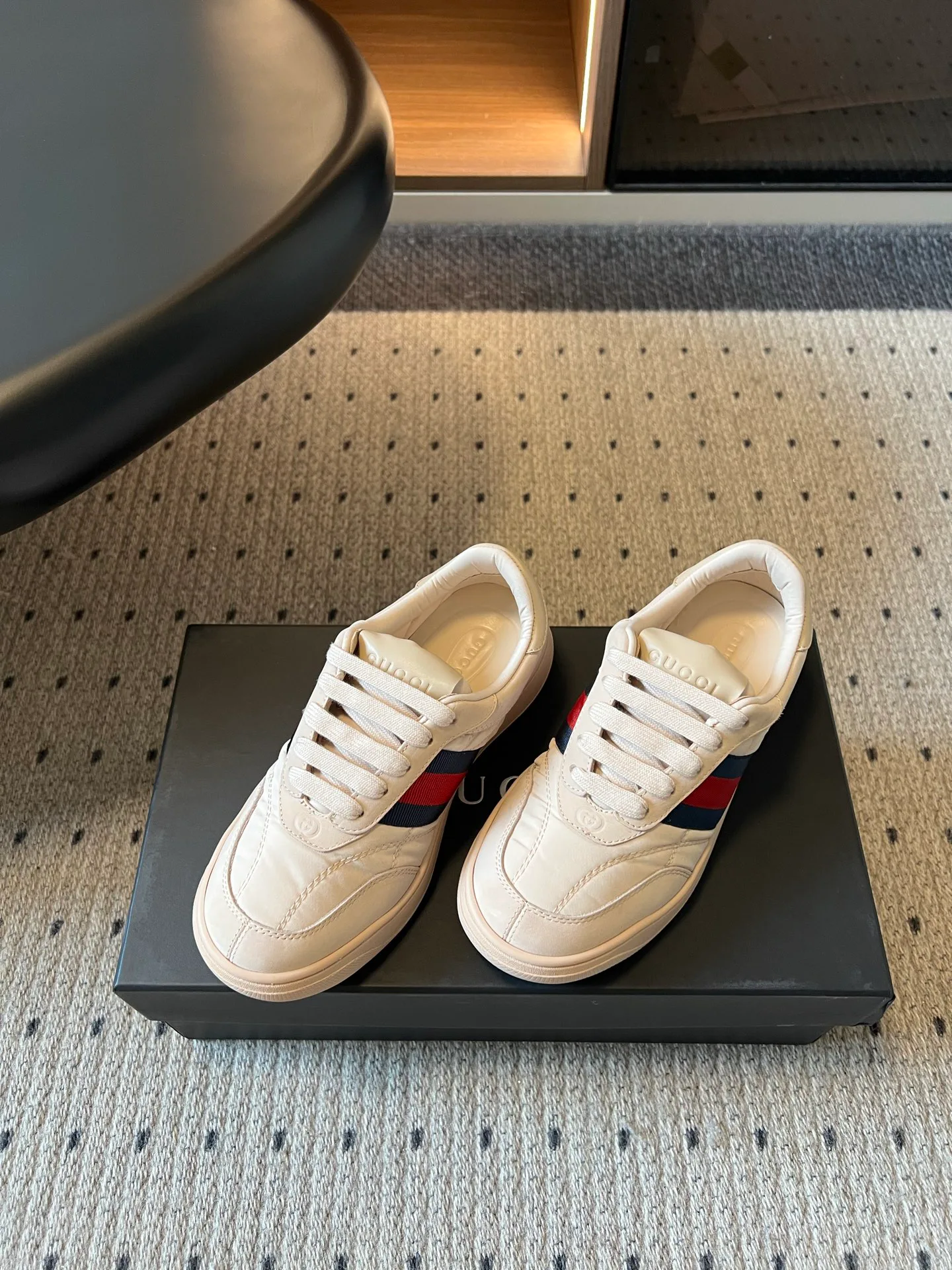 Кроссовки Женские Gucci 18146902