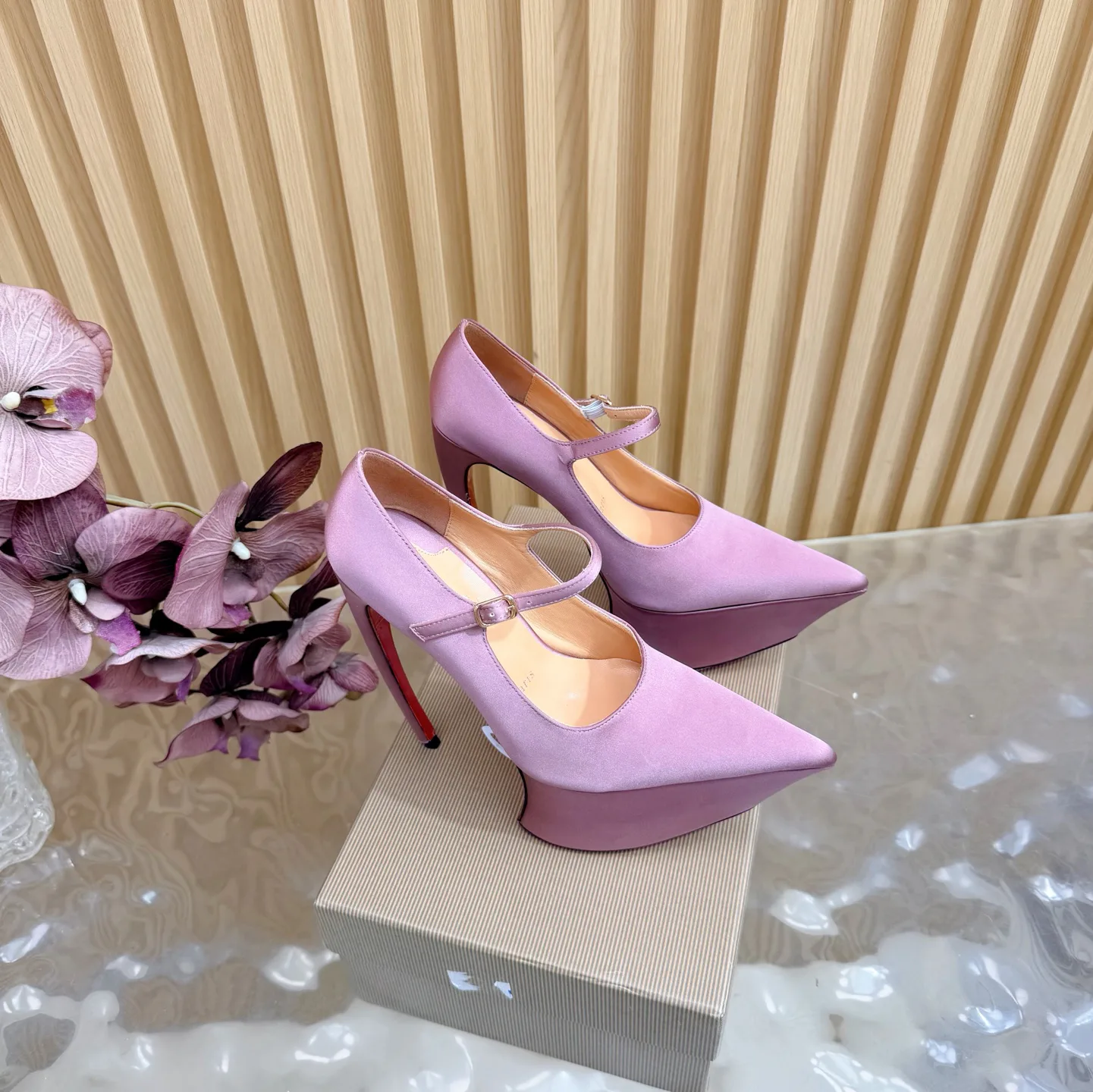 Туфли Женские Christian Louboutin 1652736