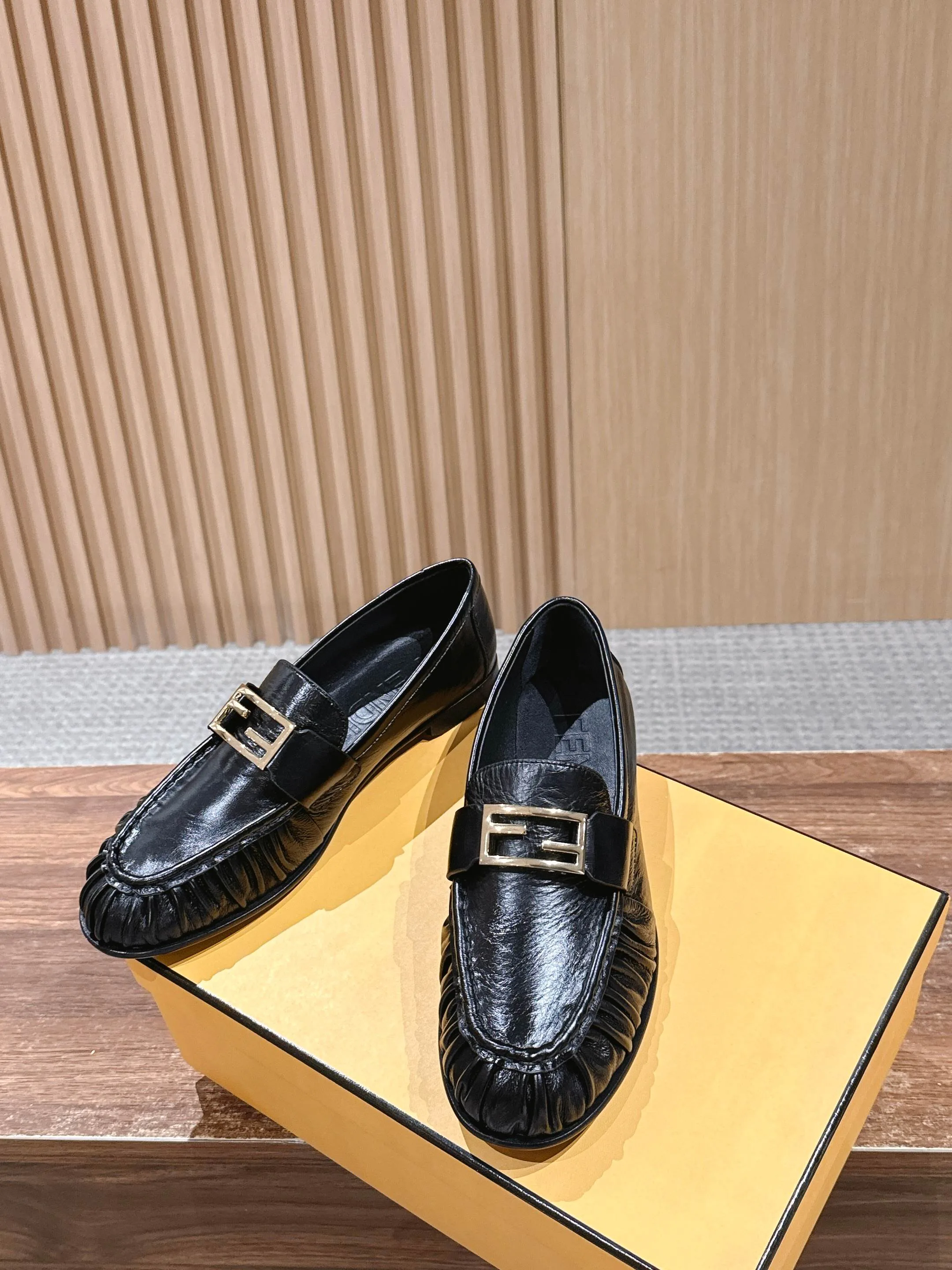 Лоферы И Мокасины Женские Fendi 1083516