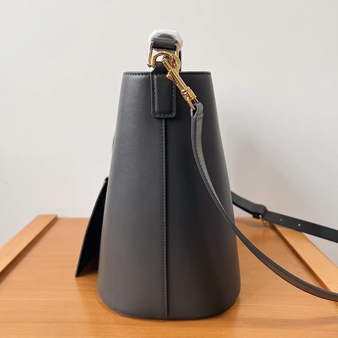Классические Сумки Женские Celine 11692573
