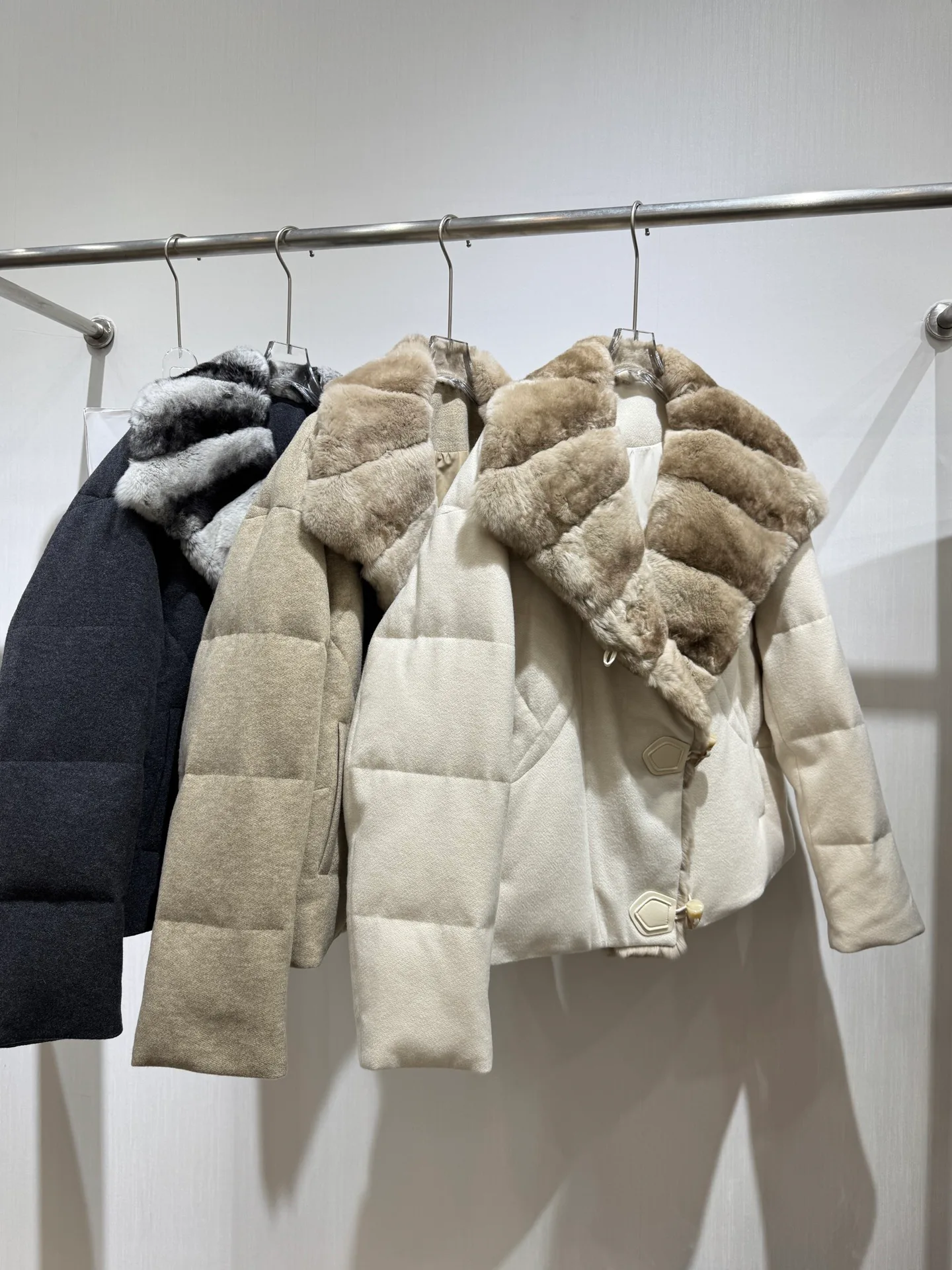 Куртки И Пуховики Женские Max Mara 18734859