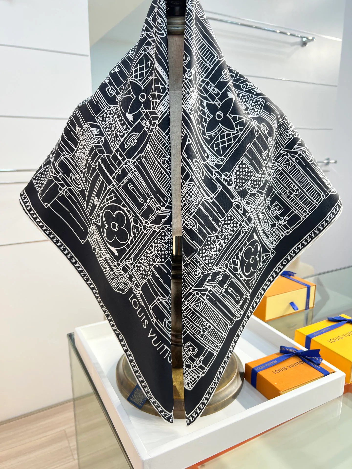 Платки Louis Vuitton 1883141