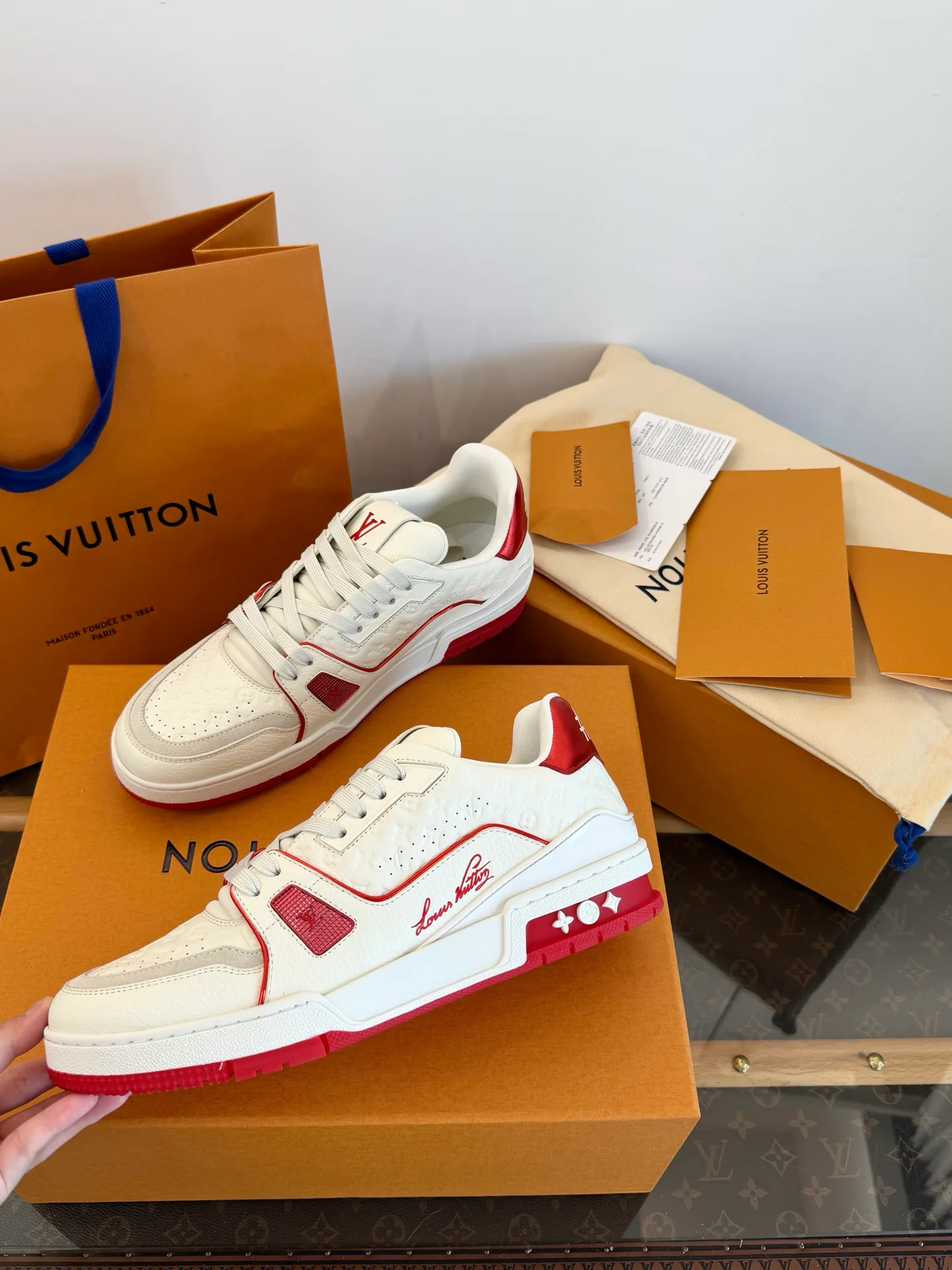 Кроссовки Женские Louis Vuitton 18547388