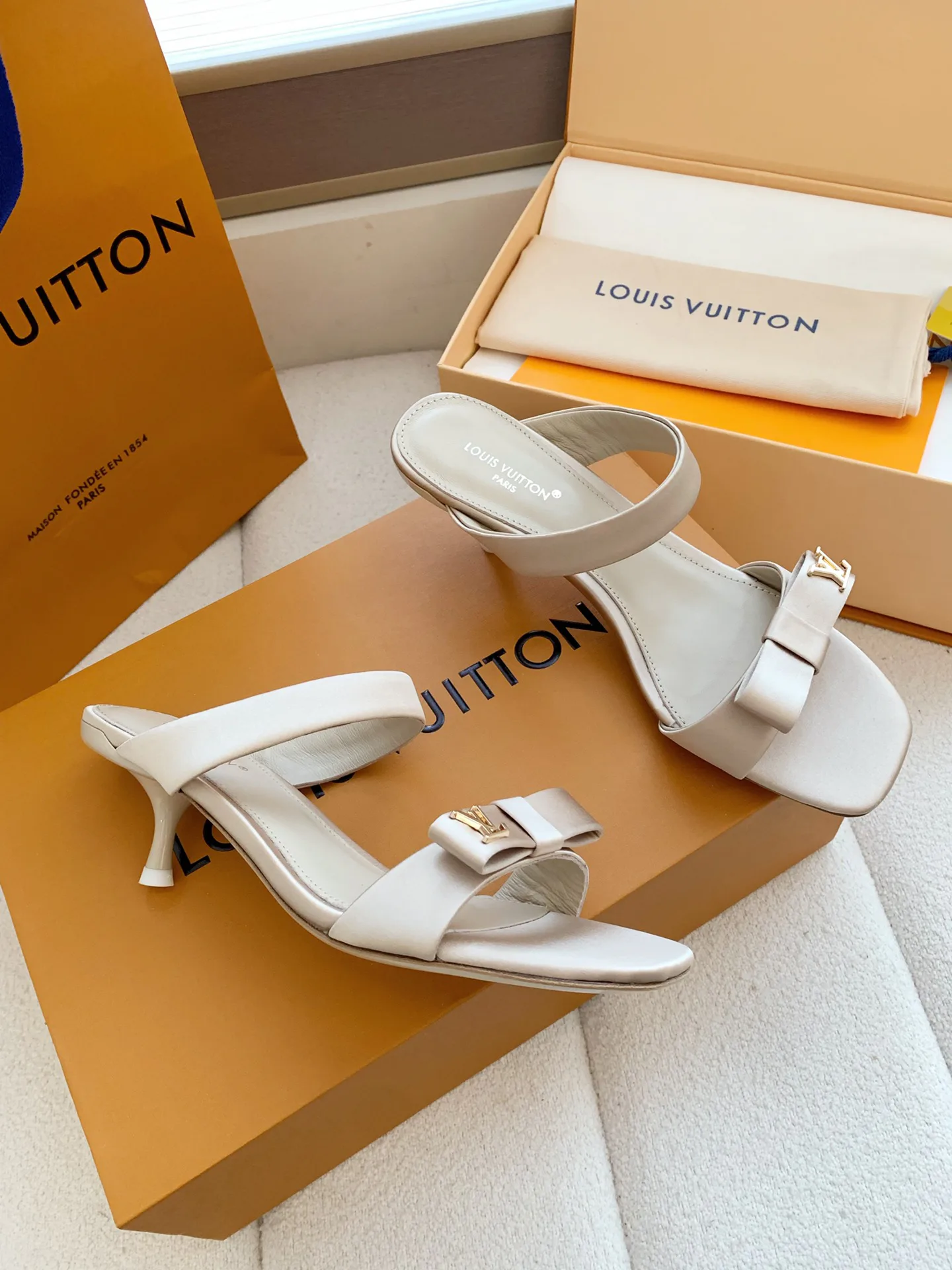 Туфли Женские Louis Vuitton 13183737
